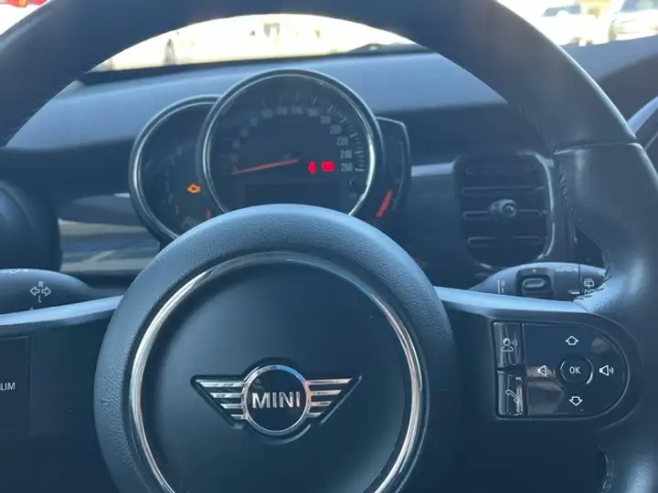 MINI Cooper 2022, foto 17