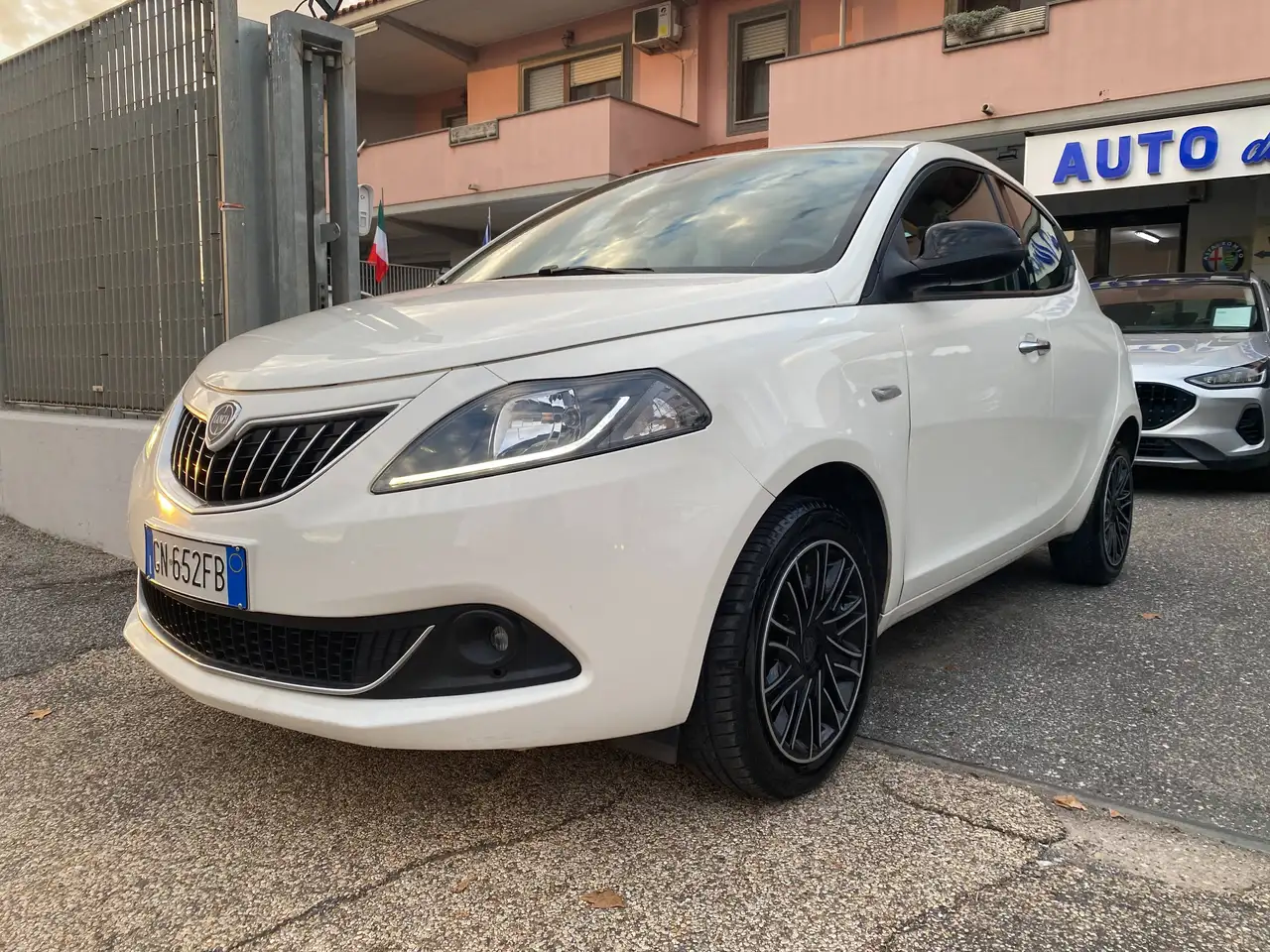 Lancia Ypsilon