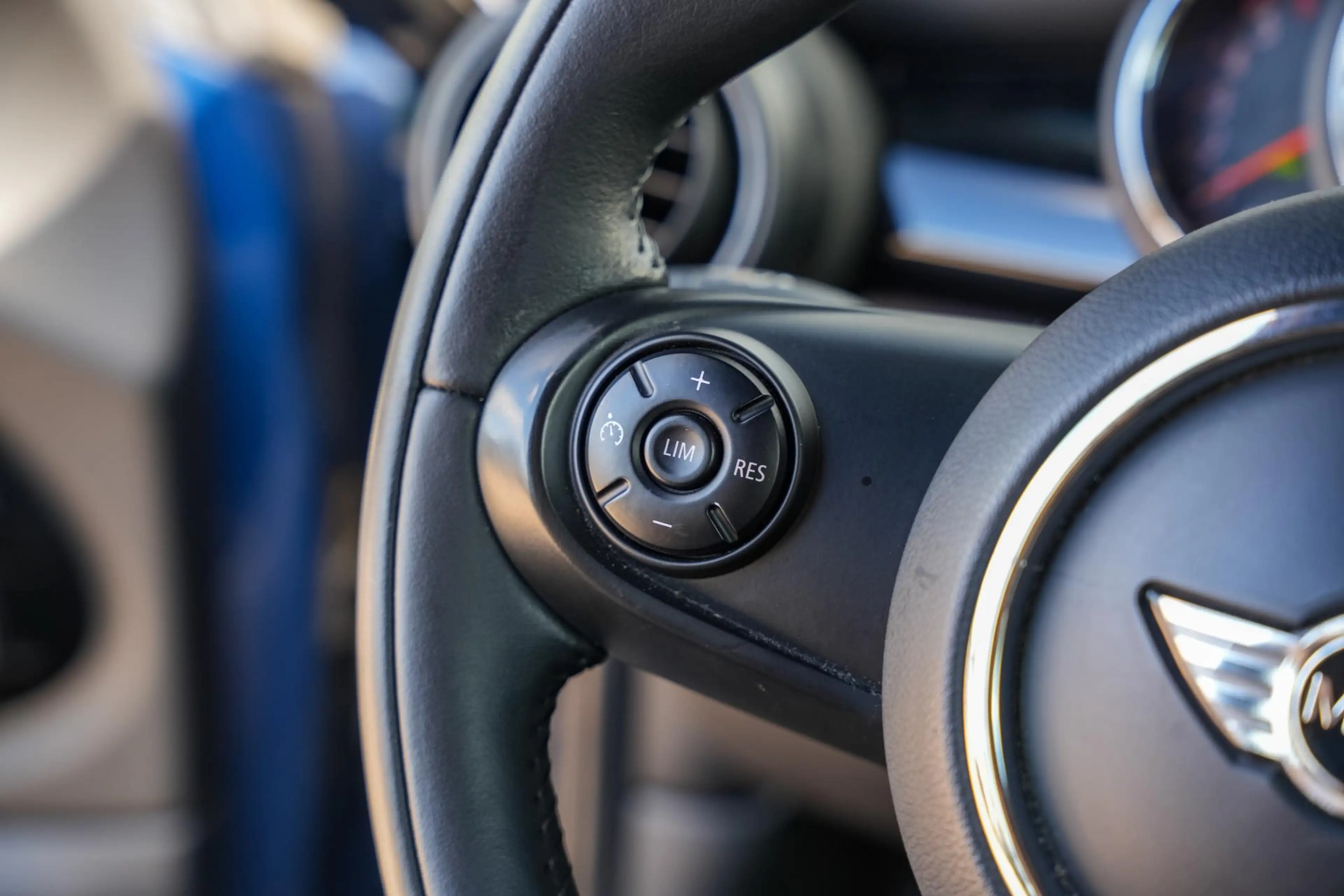 MINI Cooper D Mini 1.5 Chili HeadUp Navi LED Leer Cruise Clima — photo 19
