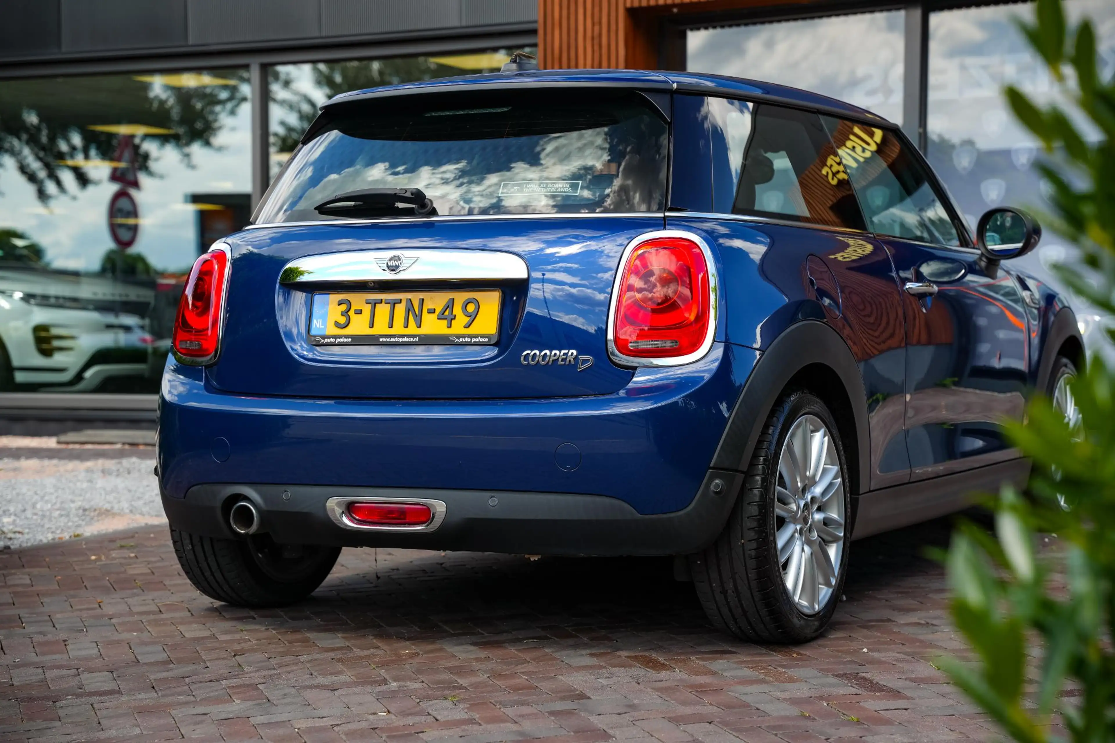 MINI Cooper D Mini 1.5 Chili HeadUp Navi LED Leer Cruise Clima — photo 10