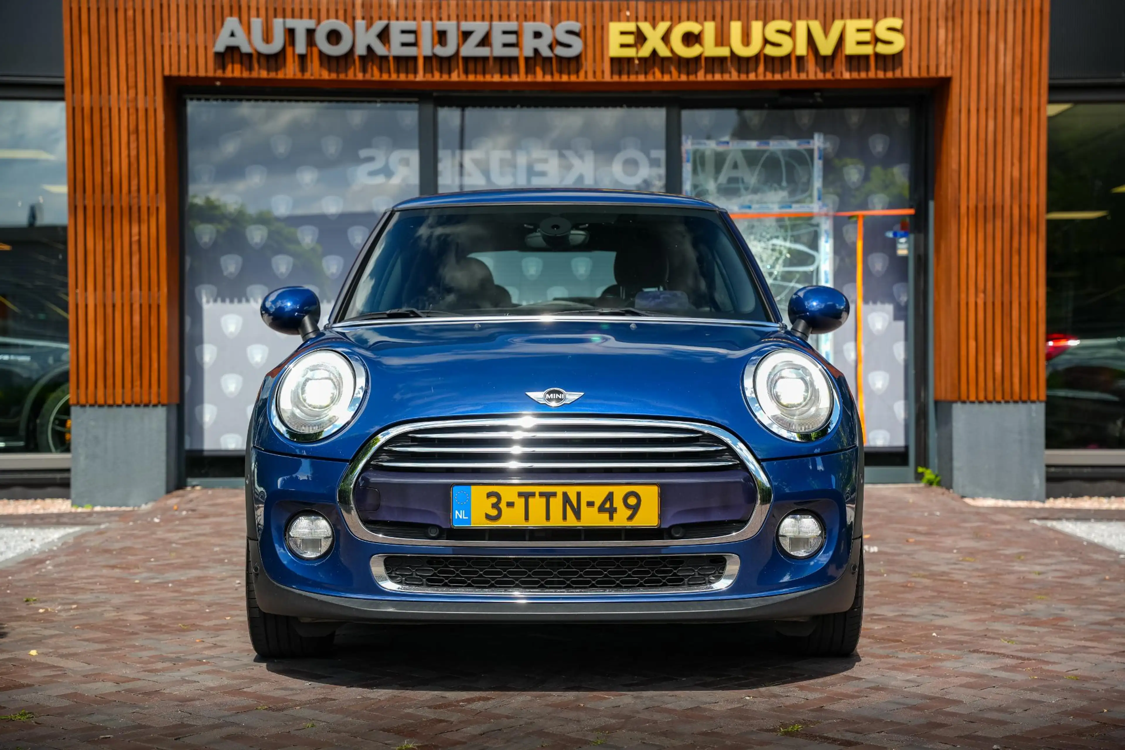 MINI Cooper D Mini 1.5 Chili HeadUp Navi LED Leer Cruise Clima — photo 3