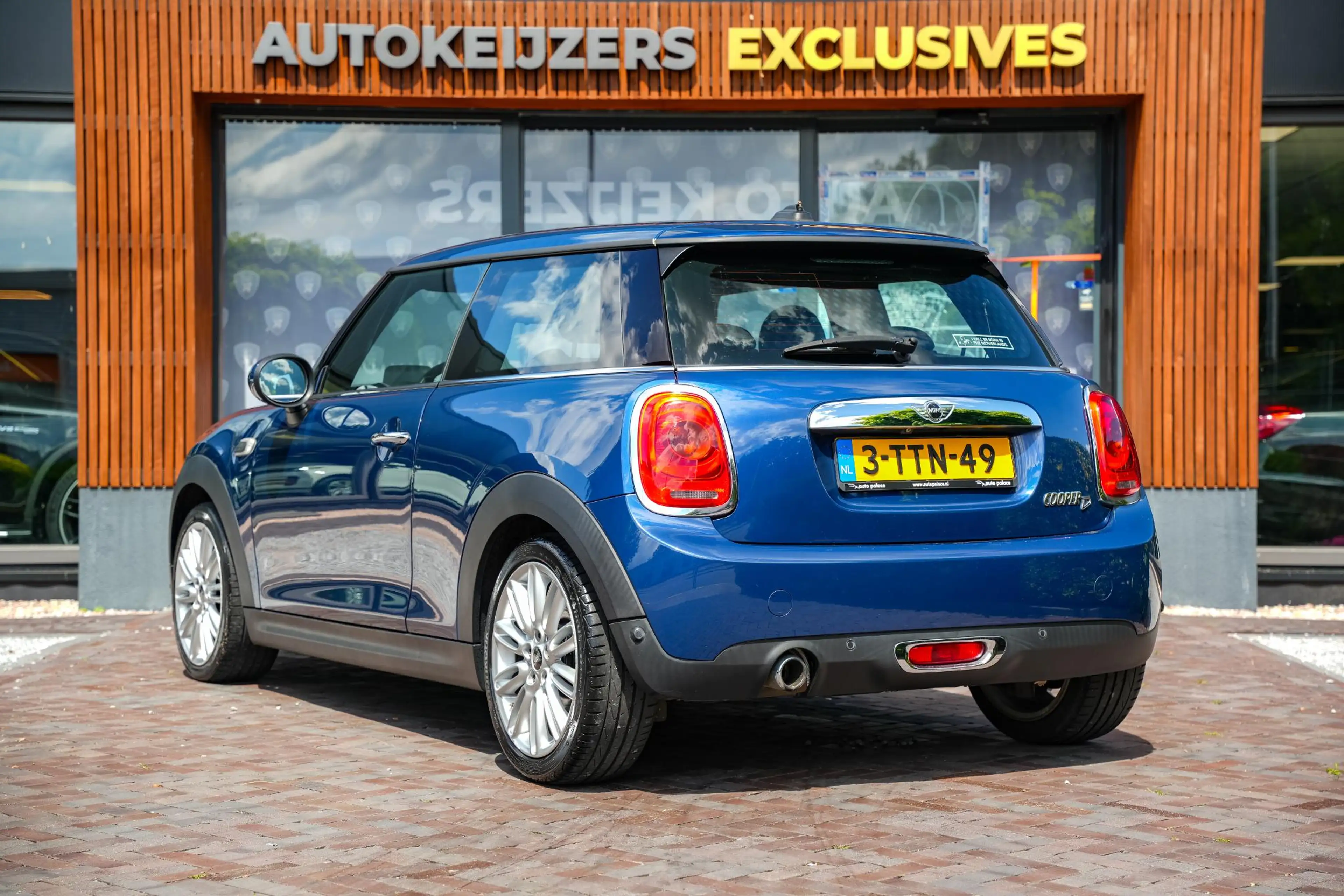 MINI Cooper D Mini 1.5 Chili HeadUp Navi LED Leer Cruise Clima — photo 7