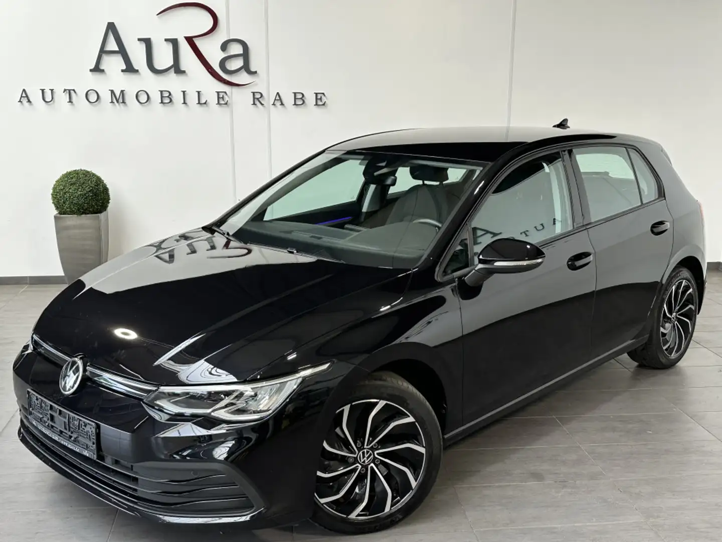 Volkswagen Golf VIII 2.0 TDI DSG Life NAV+LED+ACC+17ZOLL+PP Schwarz - 2