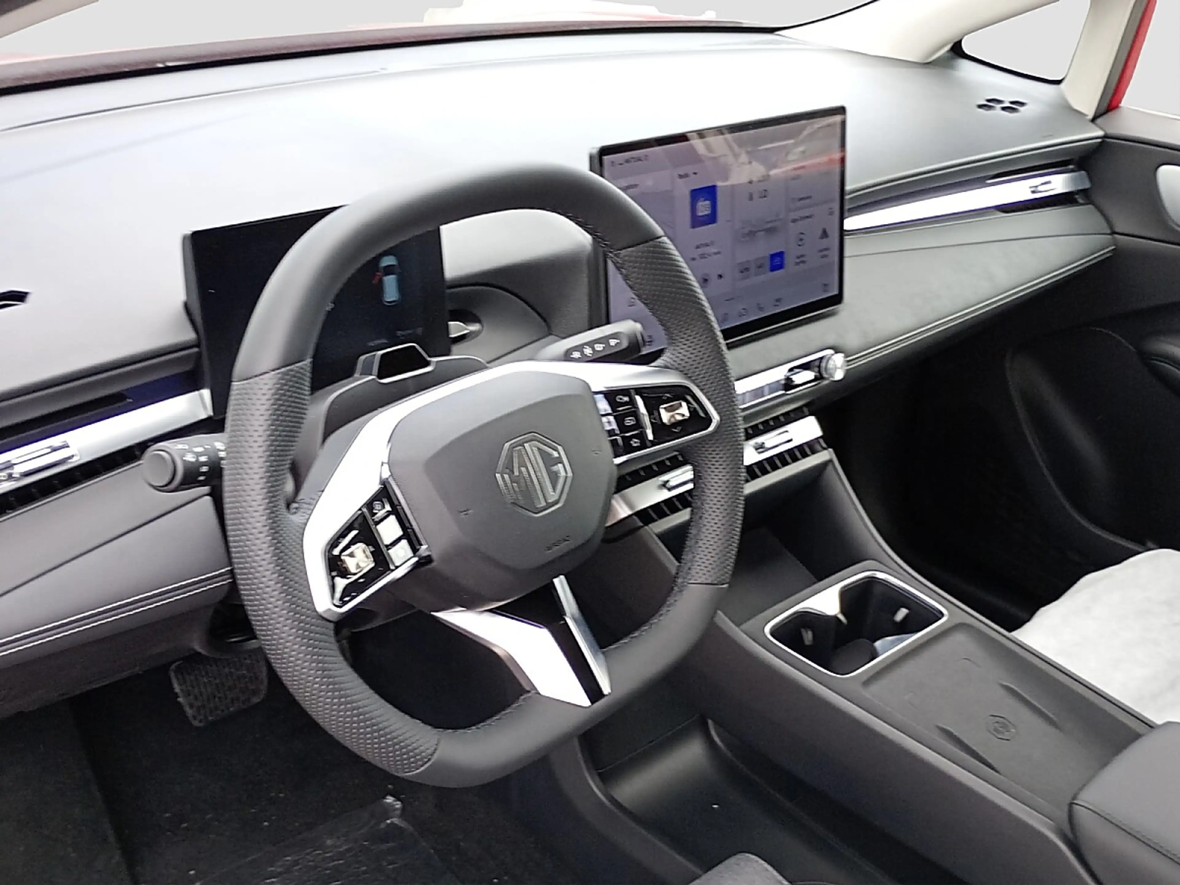 MG MG4 EV Urban 54 kWh Luxury — photo 7