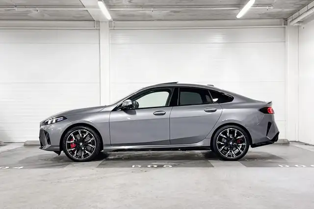 BMW 2 Series view 2