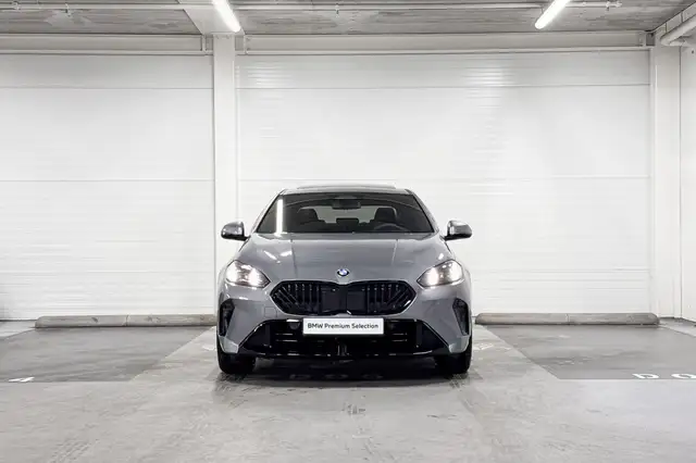 BMW 2 Series view 6