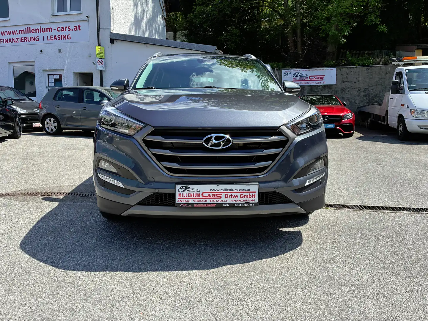 Hyundai TUCSON 1,7 CRDI Start-Stopp Business Class 2WD Grau - 2