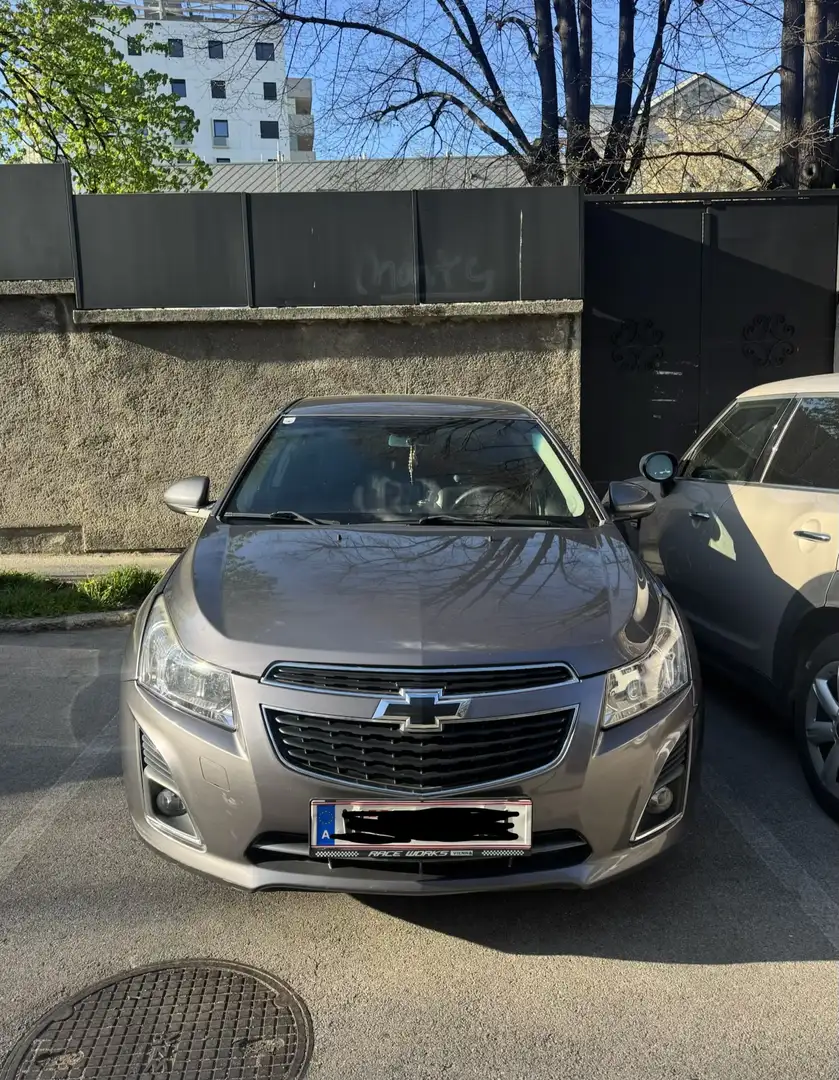 Chevrolet Cruze 1.8 Hatchback Limousine Grau - 2