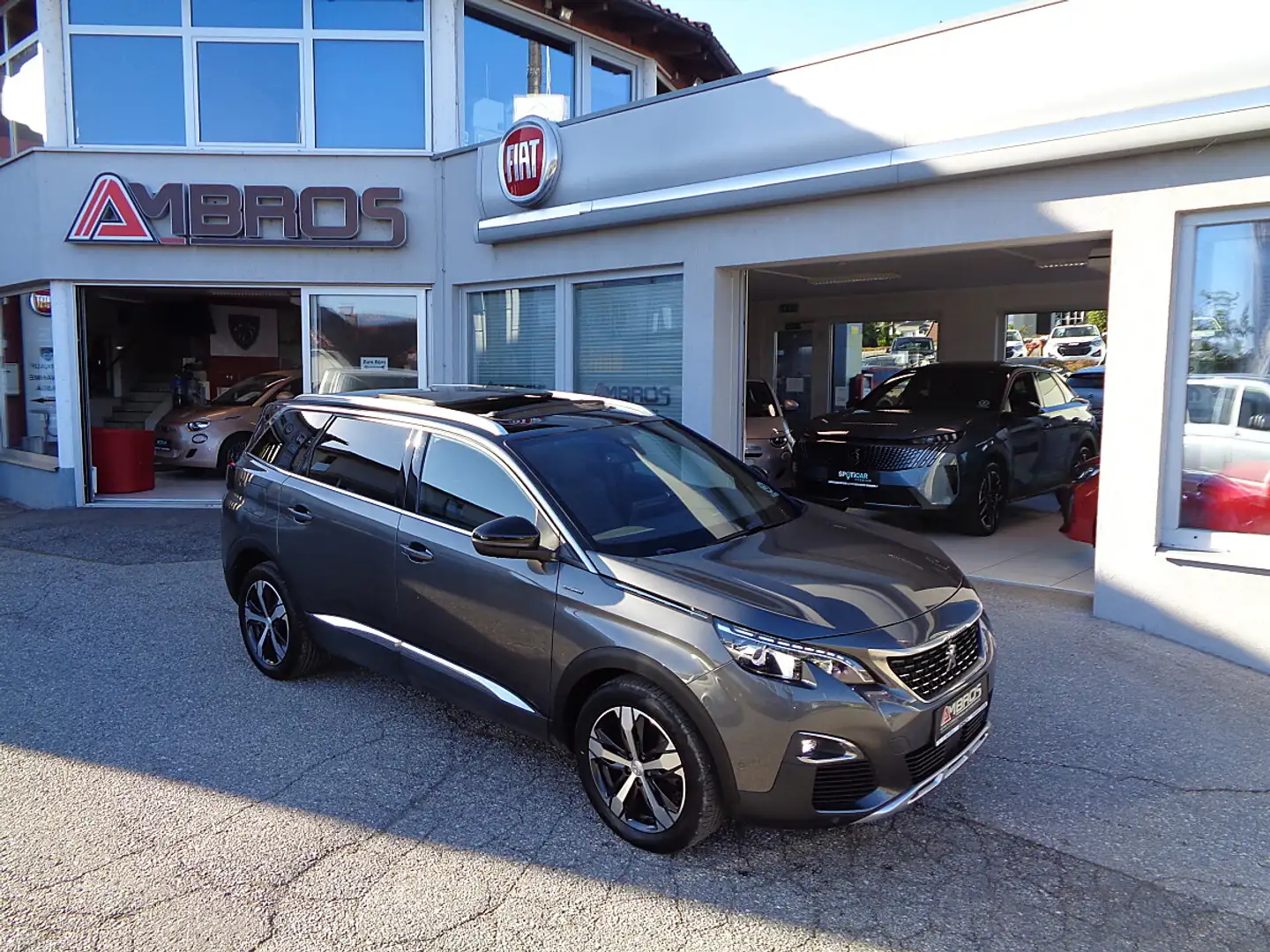 Peugeot 5008 1.5 BlueHDi 130 GT Line VOLL LED - AMBIENTE - P... Grau - 1