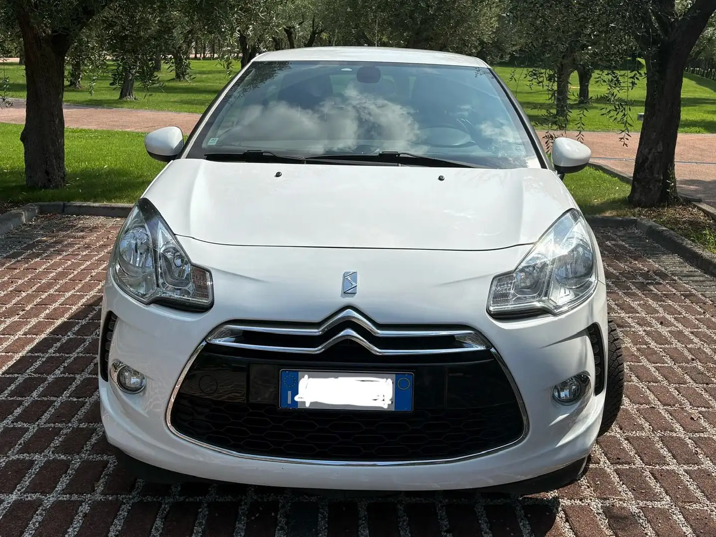 DS Automobiles DS 3 DS3 1.4 hdi So Chic 70cv Alb - 1
