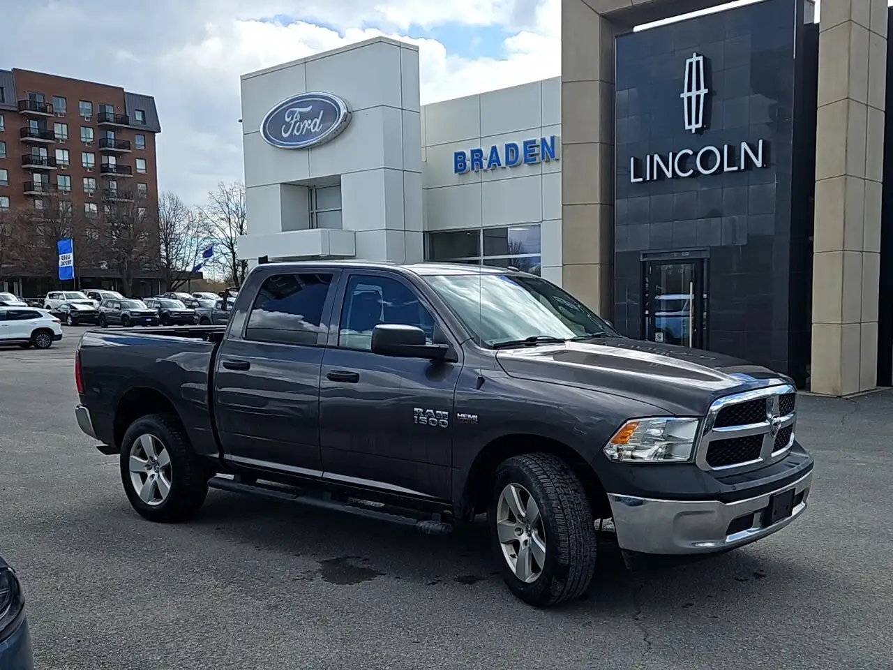 RAM 1500 снимка RAM 1500