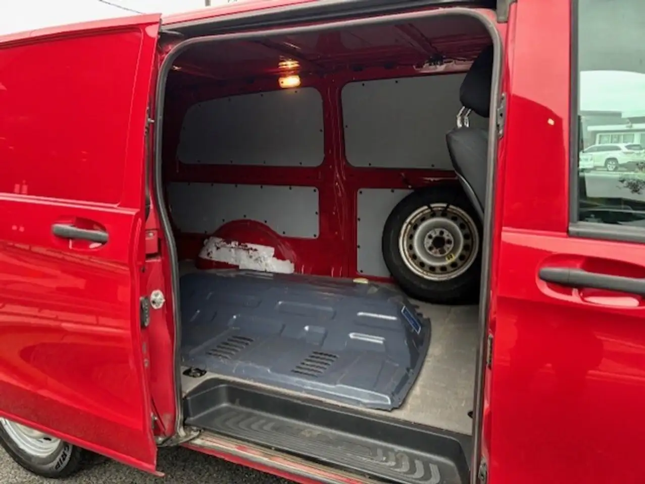 Mercedes-Benz Metris Cargo Van снимка Mercedes-Benz Metris Cargo Van