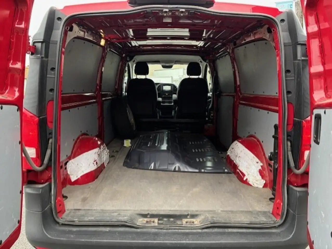 Mercedes-Benz Metris Cargo Van снимка Mercedes-Benz Metris Cargo Van
