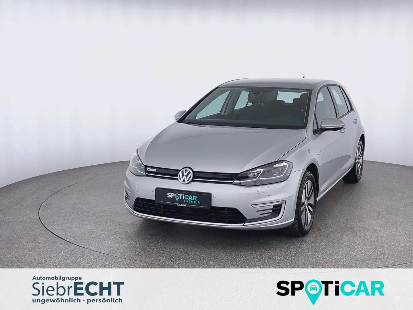 Volkswagen Golf Comfortline*SHZ*PDC*NAVI*uvm Silber - 1