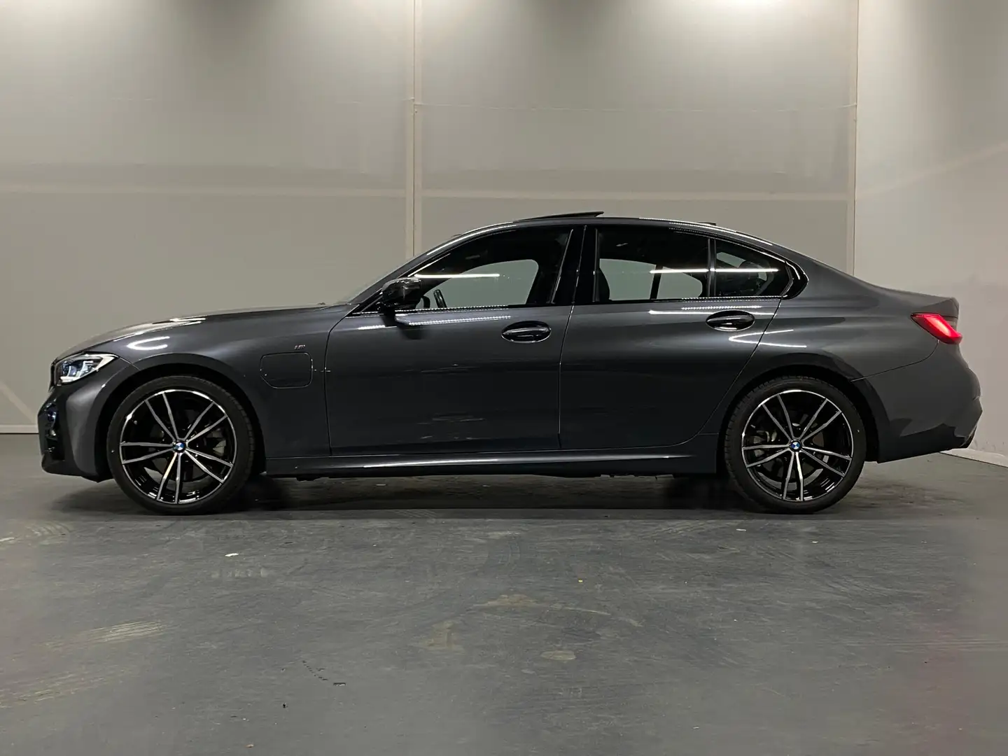 BMW 320 3-serie 320e Business Edition Plus Gris - 2