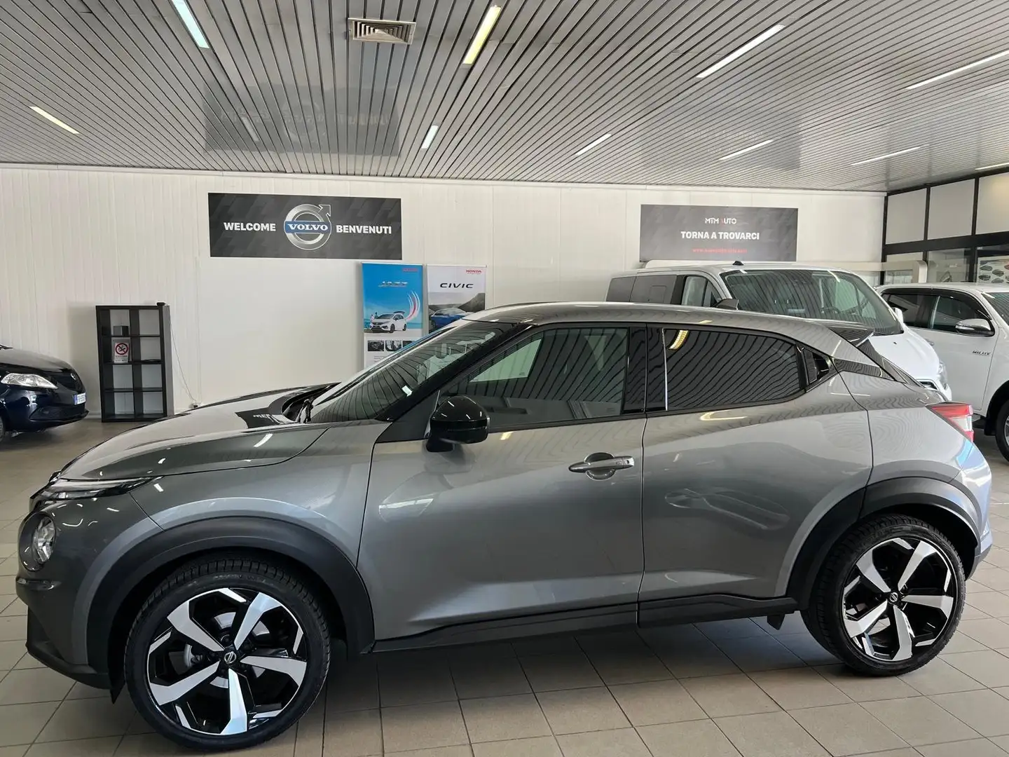 Nissan Juke 1.0 Benzina Dig-t Tekna 114cv KM 48.000 UNICO PROP Grigio - 2
