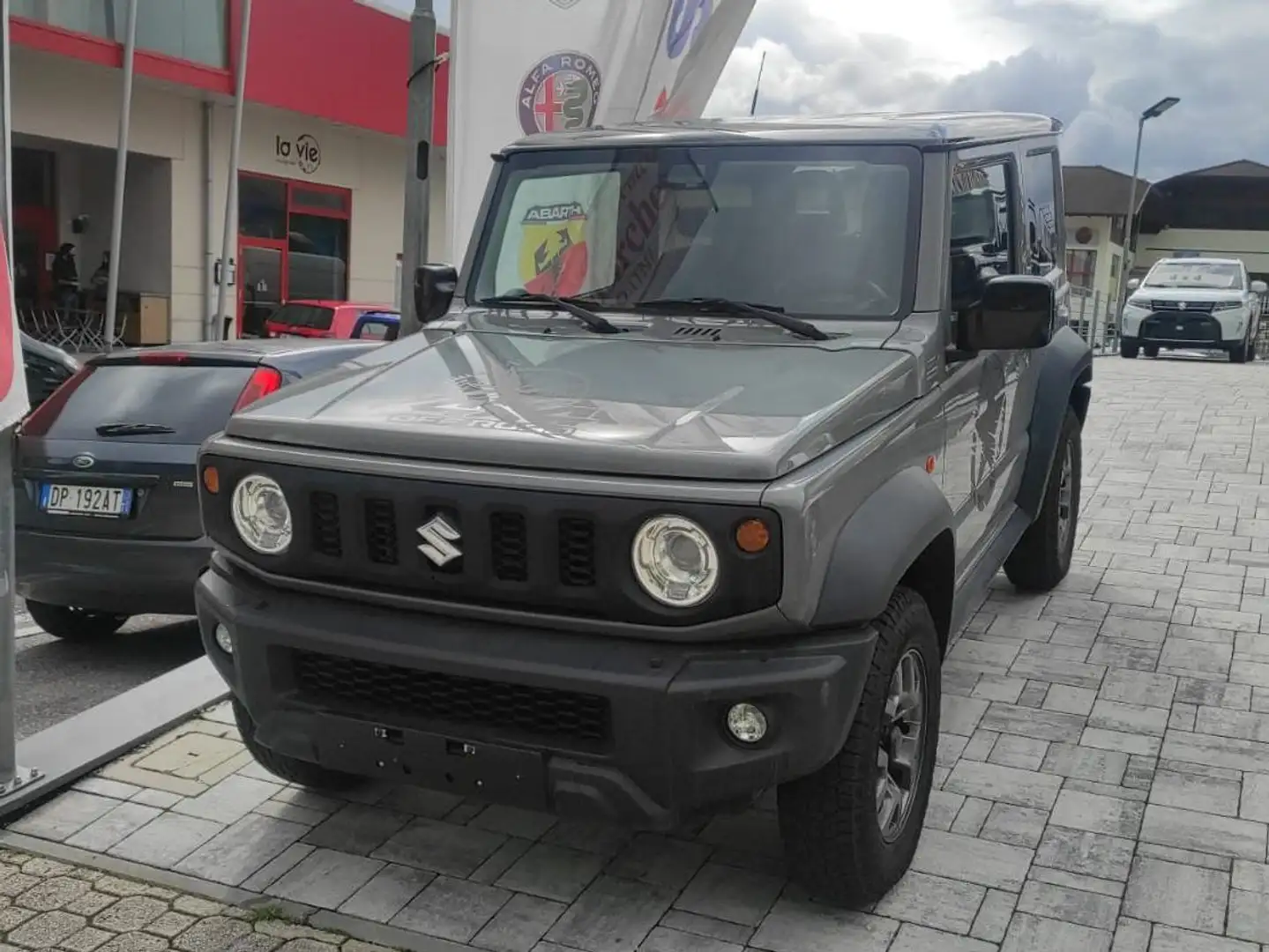 Suzuki Jimny 1.5 Top 4wd allgrip 4X4 AUTOVETTURA 4 POSTI Grijs - 2