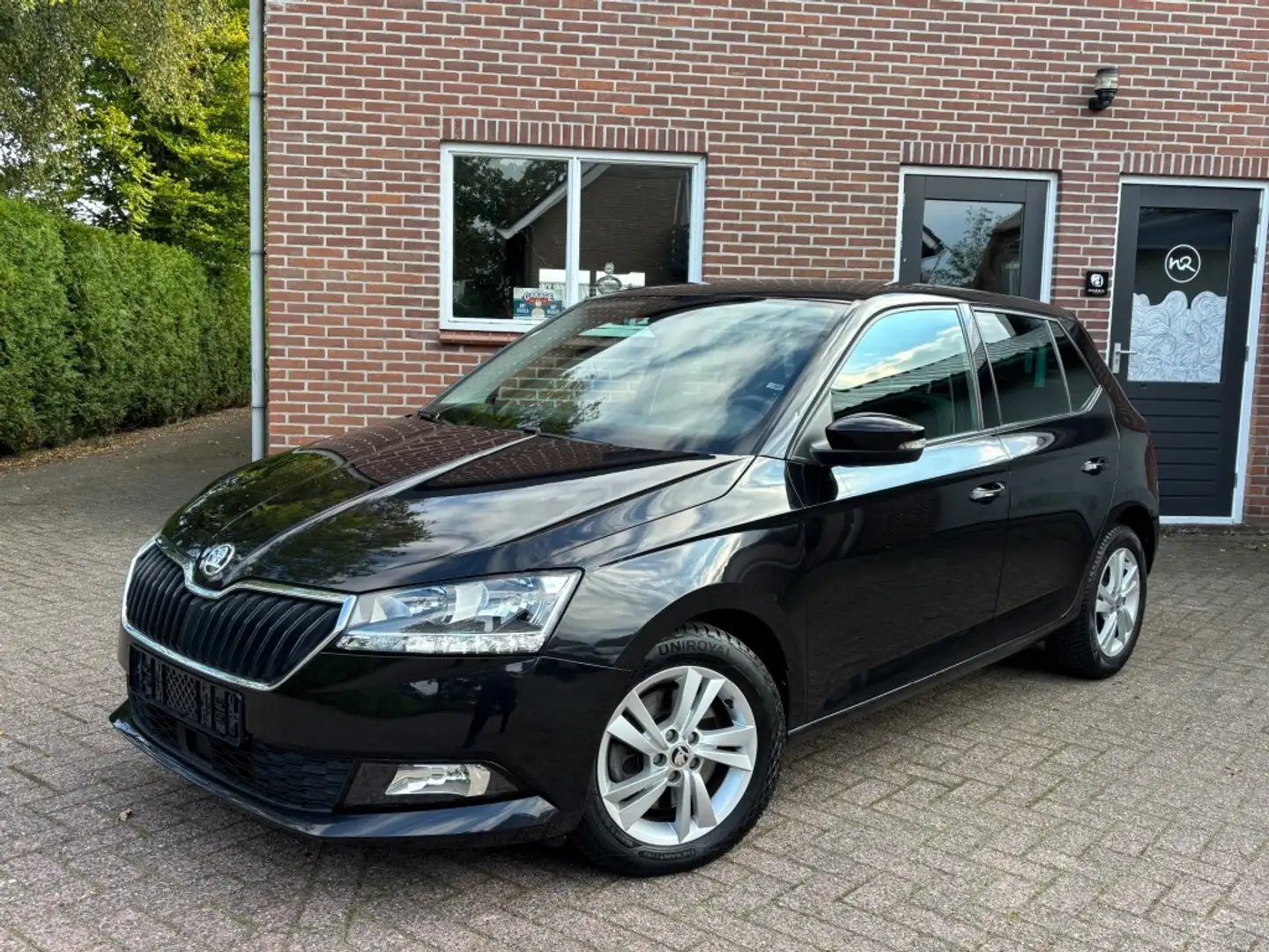 Skoda Fabia 1.0 TSI Ambition DSG Negro - 1
