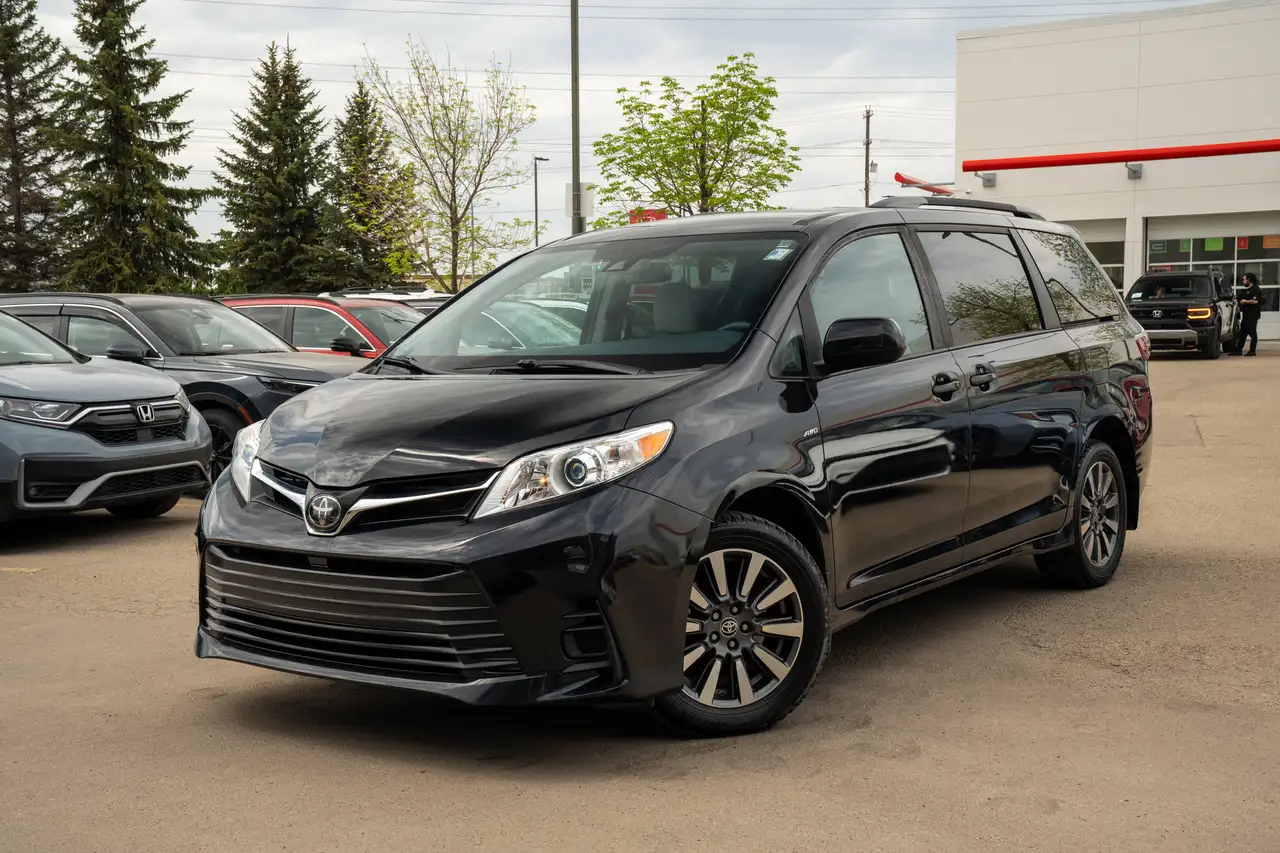 Toyota Sienna снимка Toyota Sienna