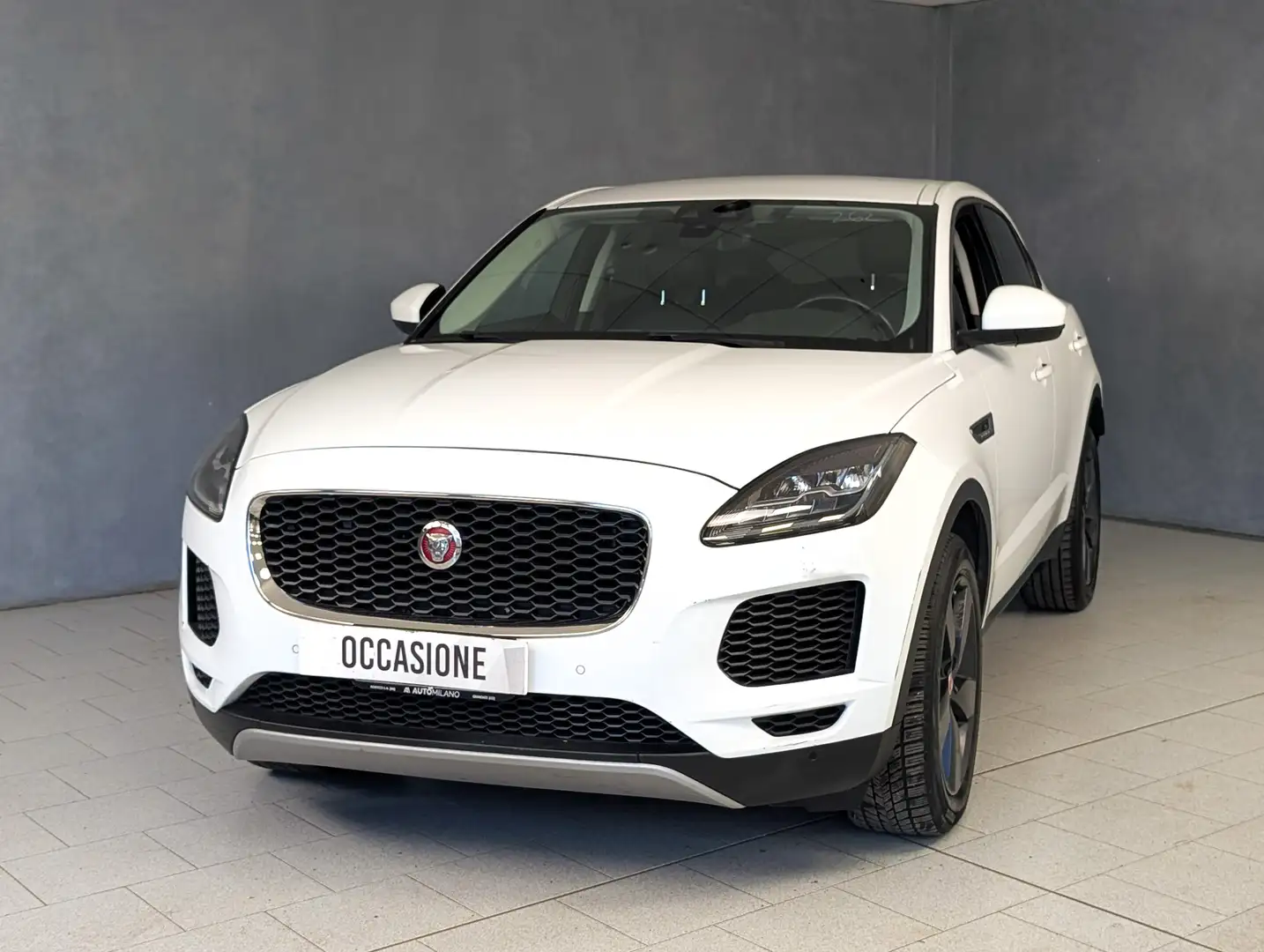 Jaguar E-Pace 2.0D I4 AWD 150CV AUTO R-DYNAMIC SE Bianco - 2