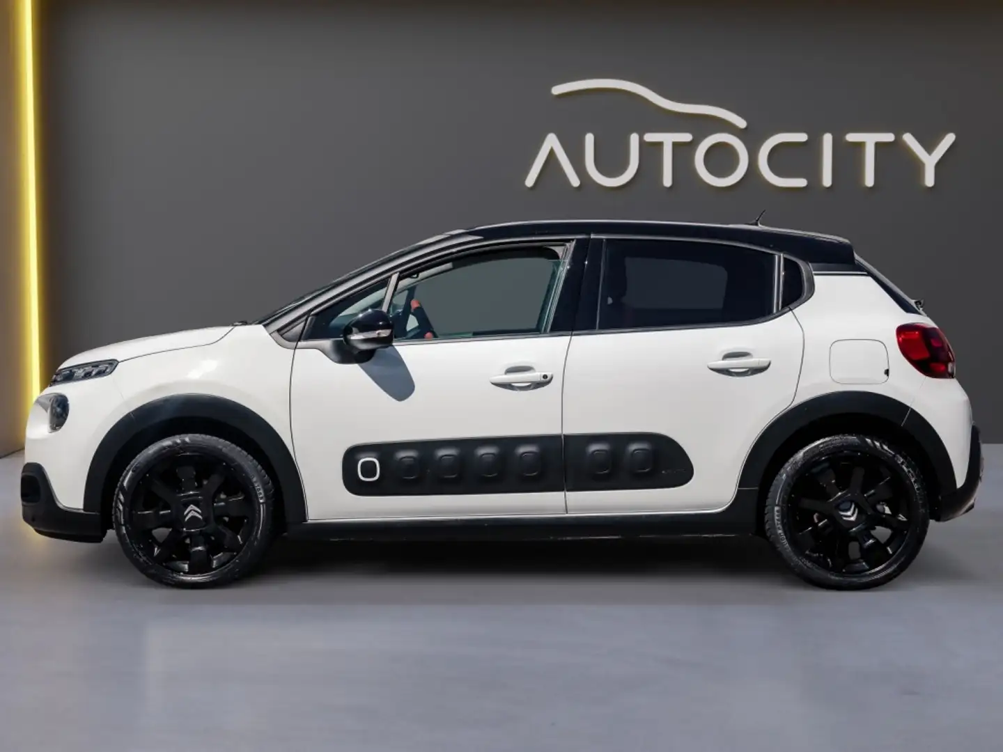 Citroen C3 1.2 PT S&S Shine Airco l Camera l Navi l Cruise l Weiß - 2