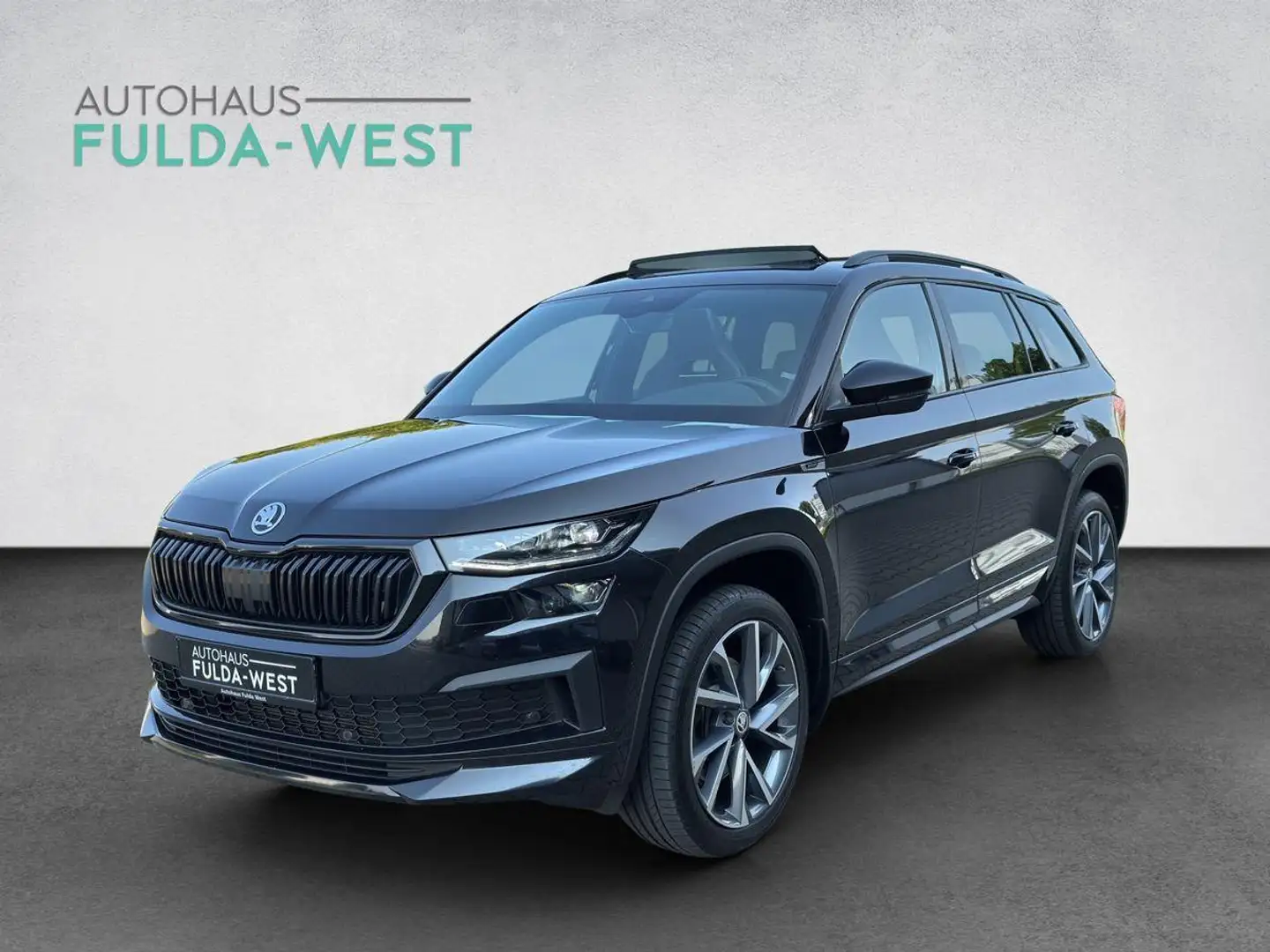Skoda Kodiaq Sportline 4x4 7Sitze Matrix Pano AHK STHZ Schwarz - 1