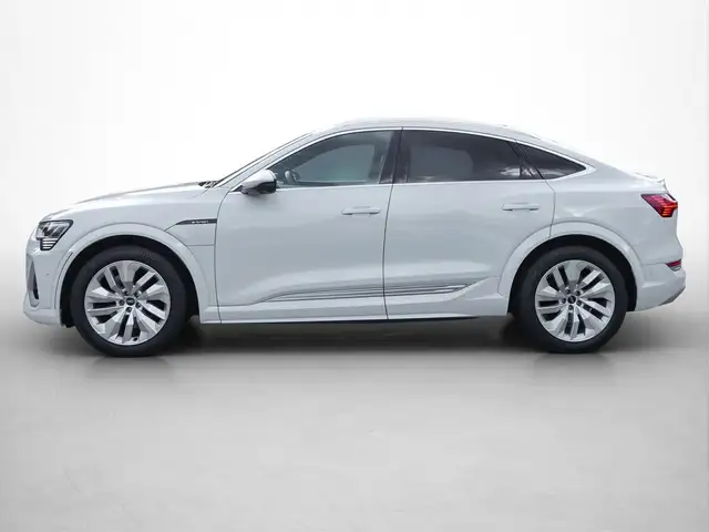 Audi E-Tron view 3
