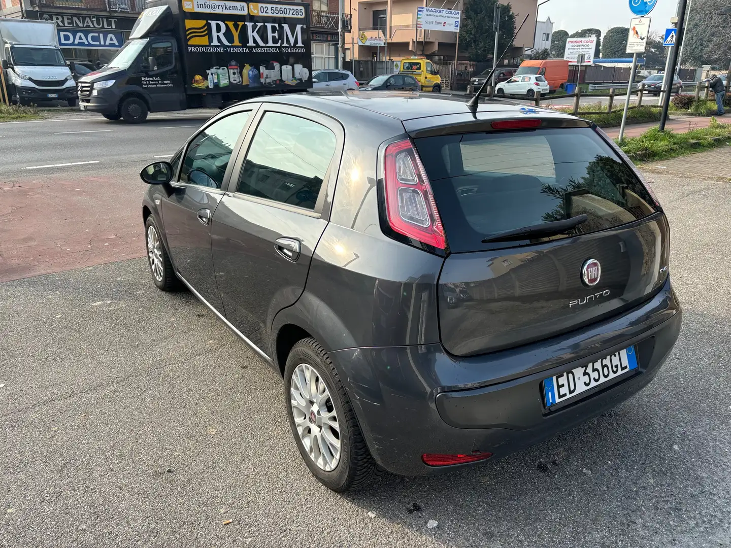 Fiat Punto Evo 5p 1.3 mjt Dynamic 75cv Gris - 2