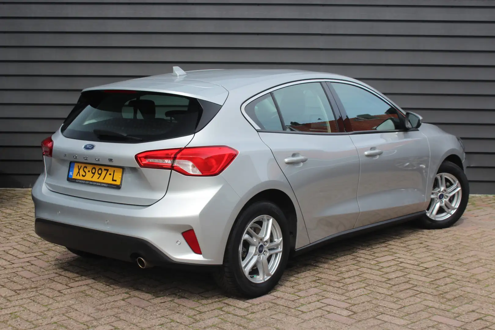 Ford Focus 1.0 EcoBoost Trend Edition Business - NAVIGATIE - Grijs - 2