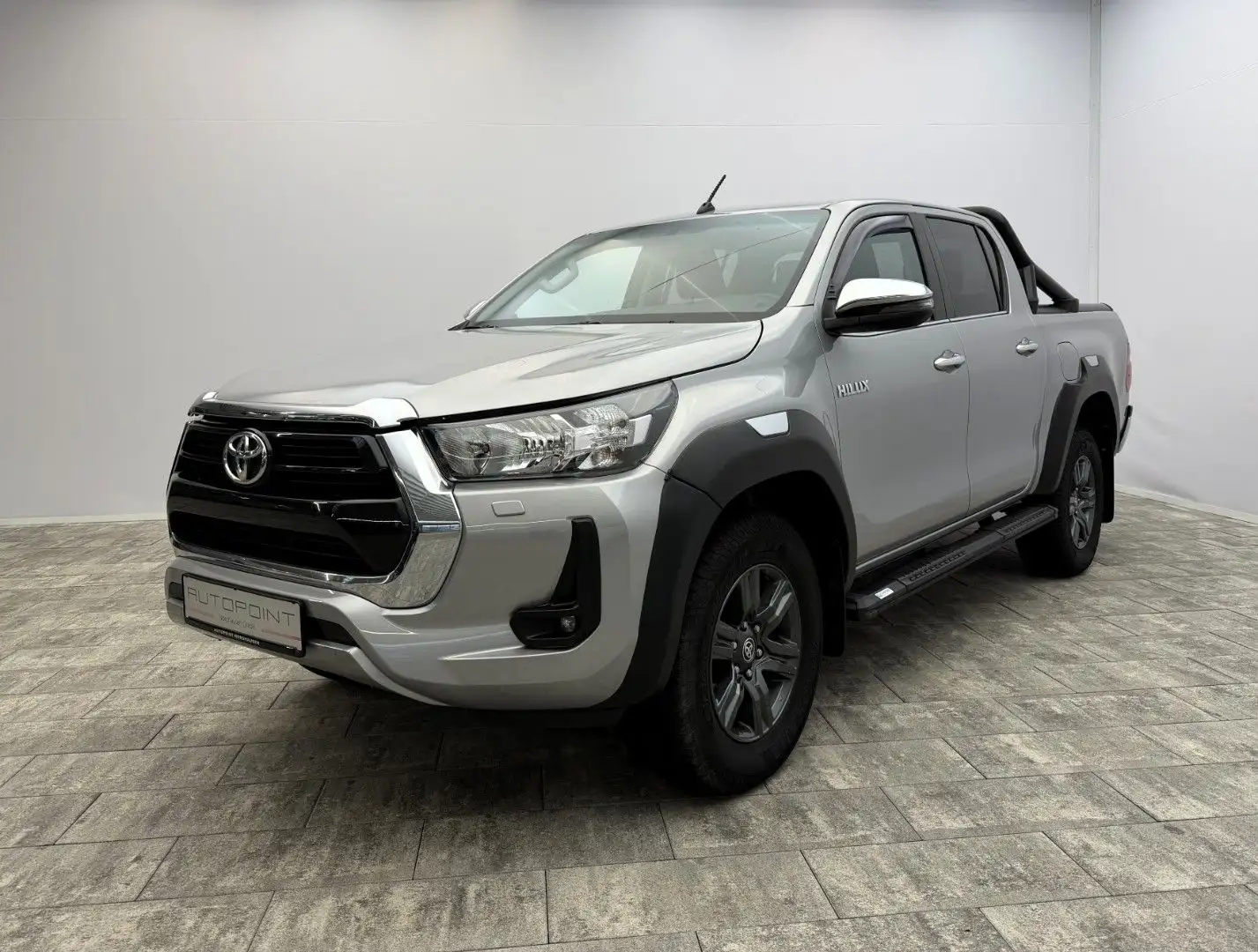 Toyota Hilux 2.8 D4-D °Rollo°AHK°SHZ°RFK° Silber - 2
