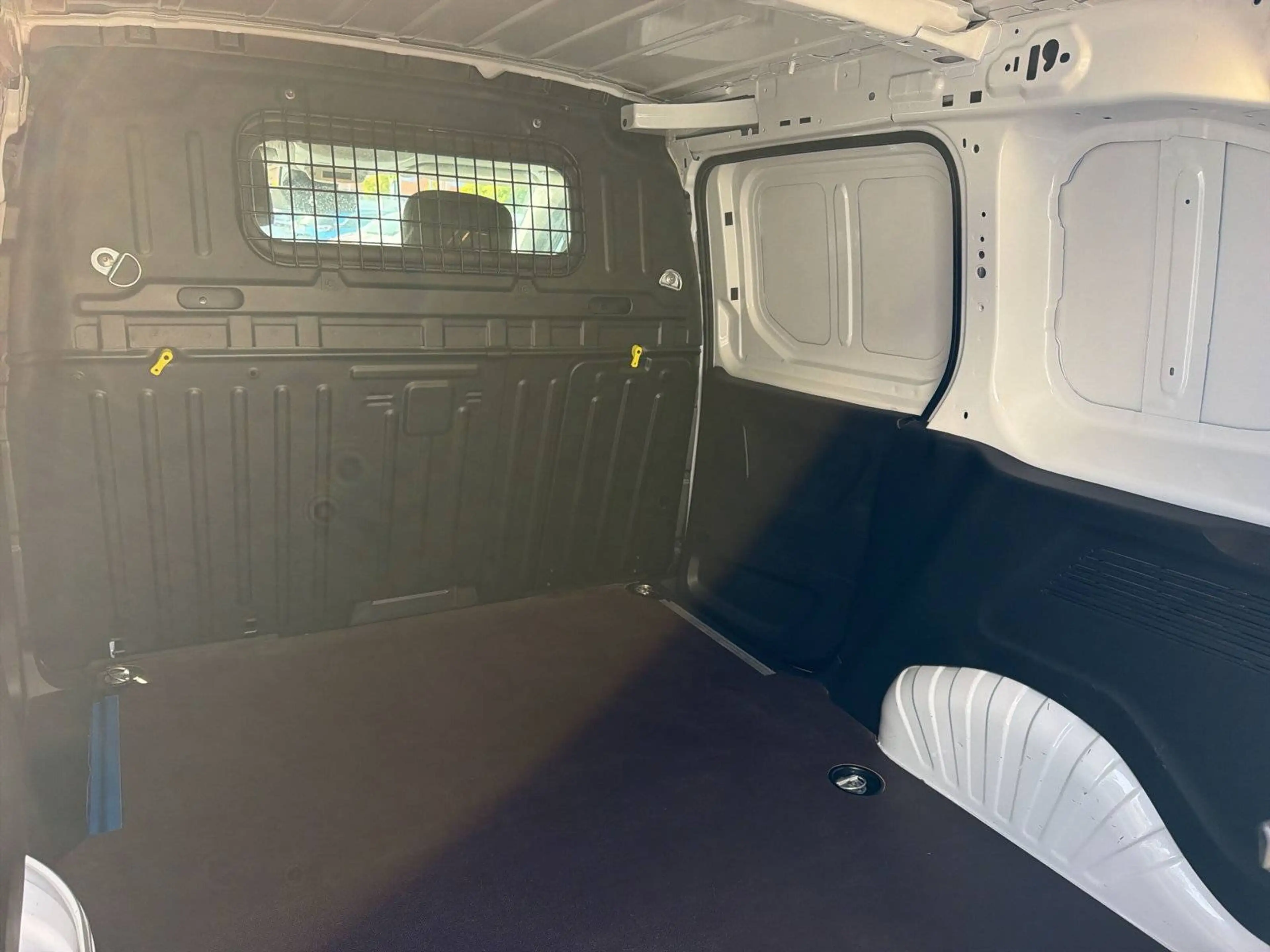 Opel Combo Basis — photo 14