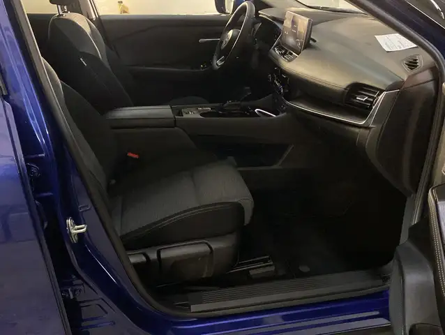 Nissan X-Trail view 11
