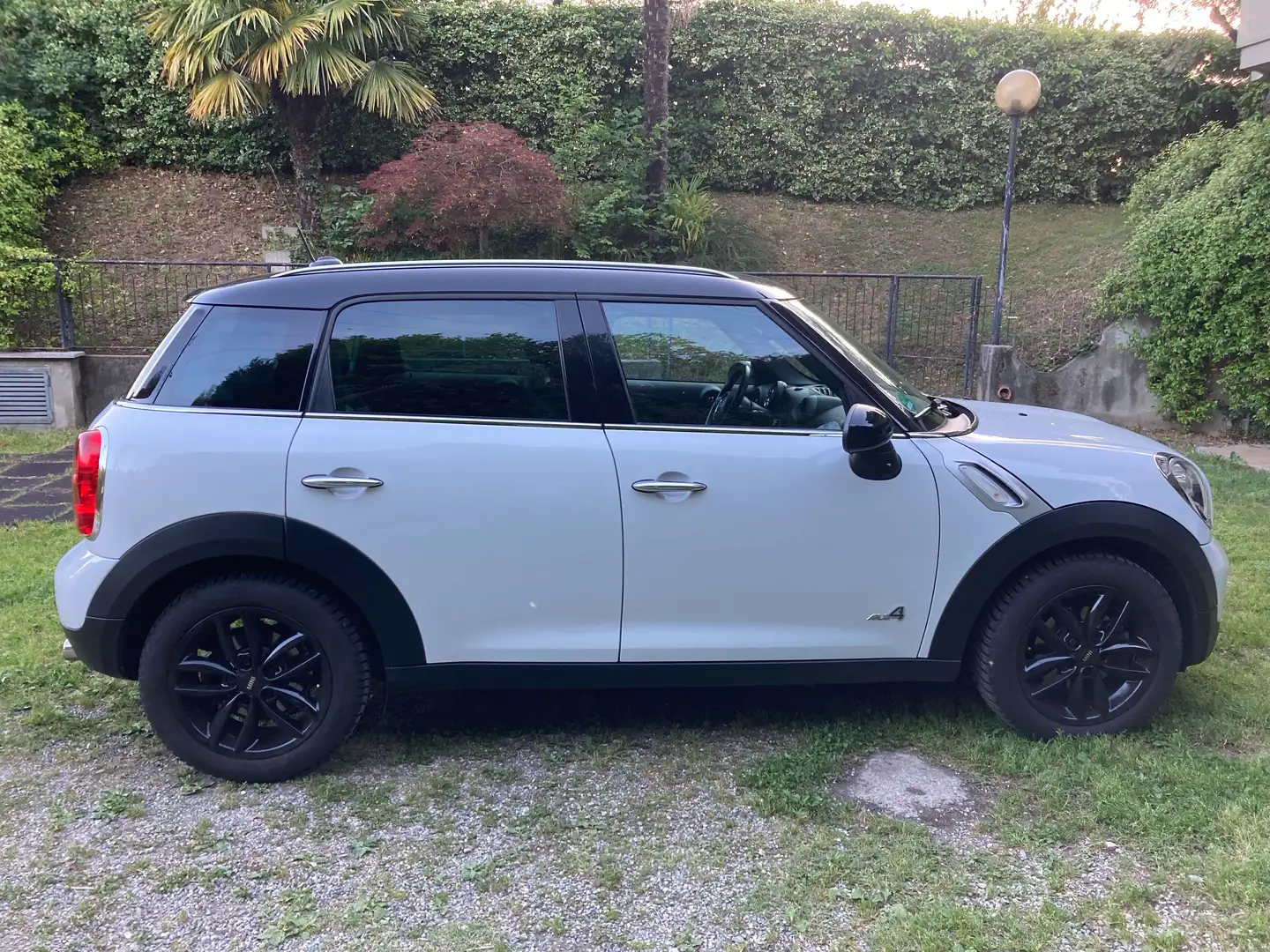 MINI Cooper D Countryman Mini Countryman R60 1.6 all4 Bílá - 2