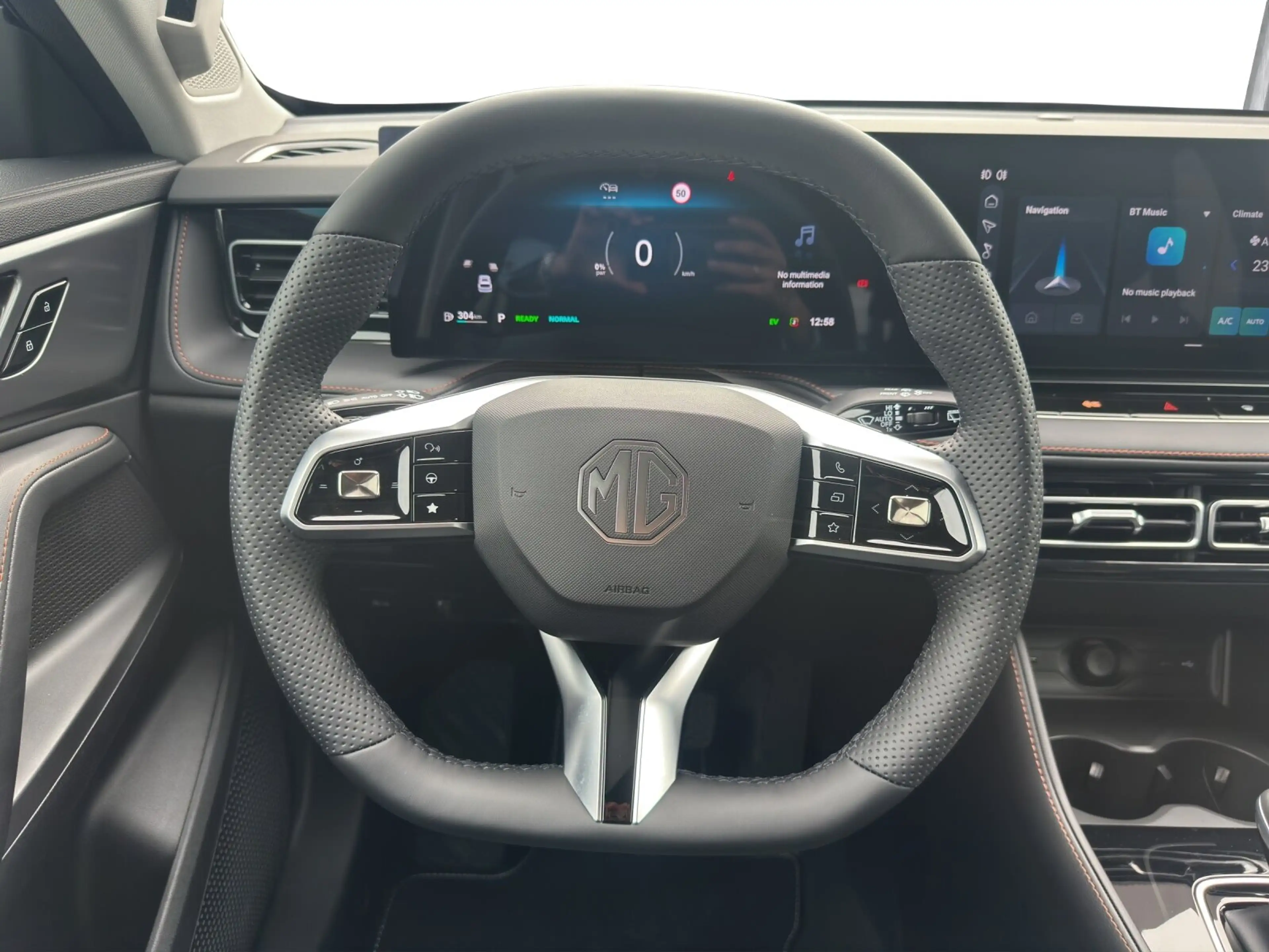 MG HS HS HEV Luxury MY25.5 — photo 10