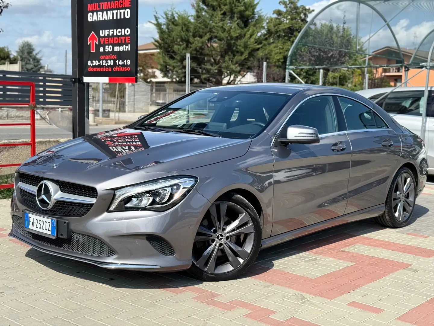 Mercedes-Benz CLA 220 CLA 220 d Automatic Premium Giallo - 2