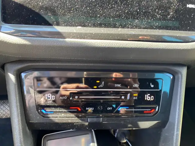 Volkswagen Tiguan view 14