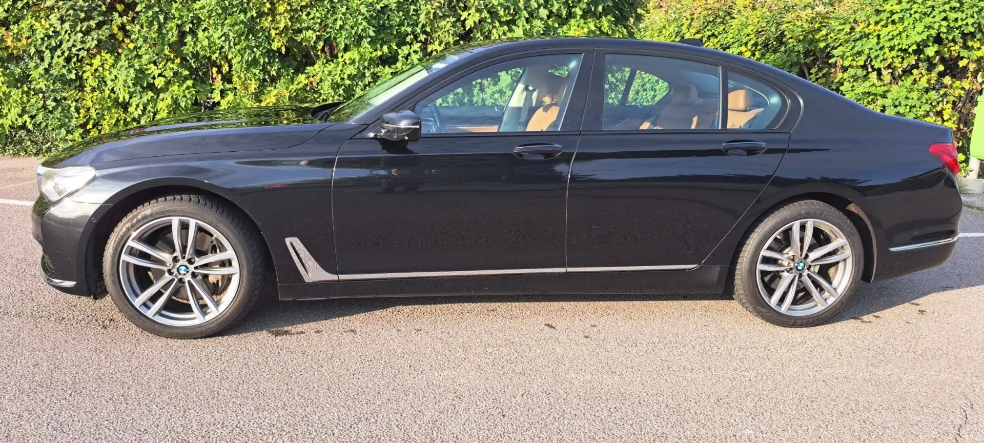 BMW 740 740Ld xDrive Österreich-Paket Aut. Czarny - 2