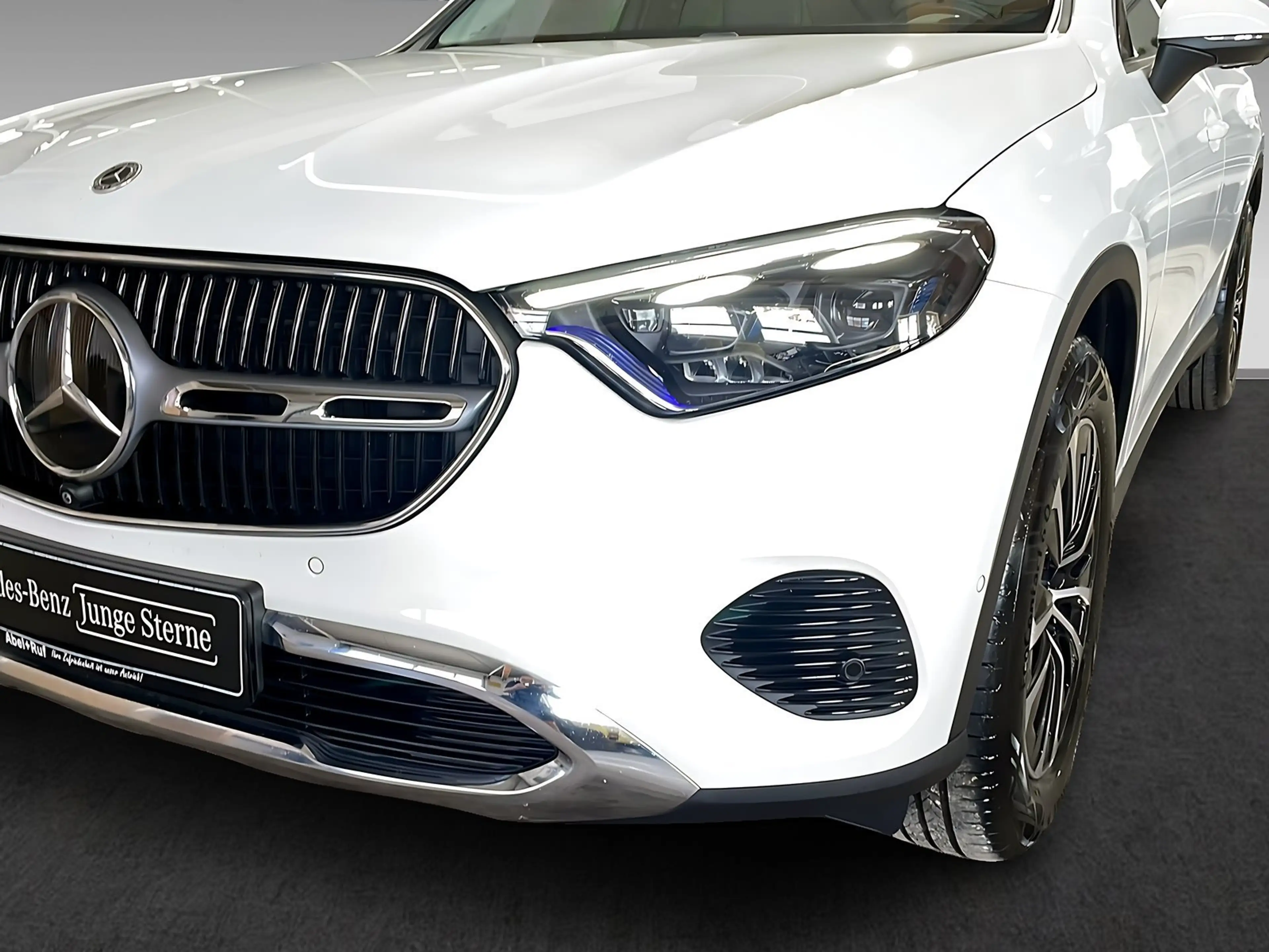 Mercedes-Benz GLC 220 d 4M AVANTGARDE+DIGITAL+DISTRO+AHK+360° — photo 3