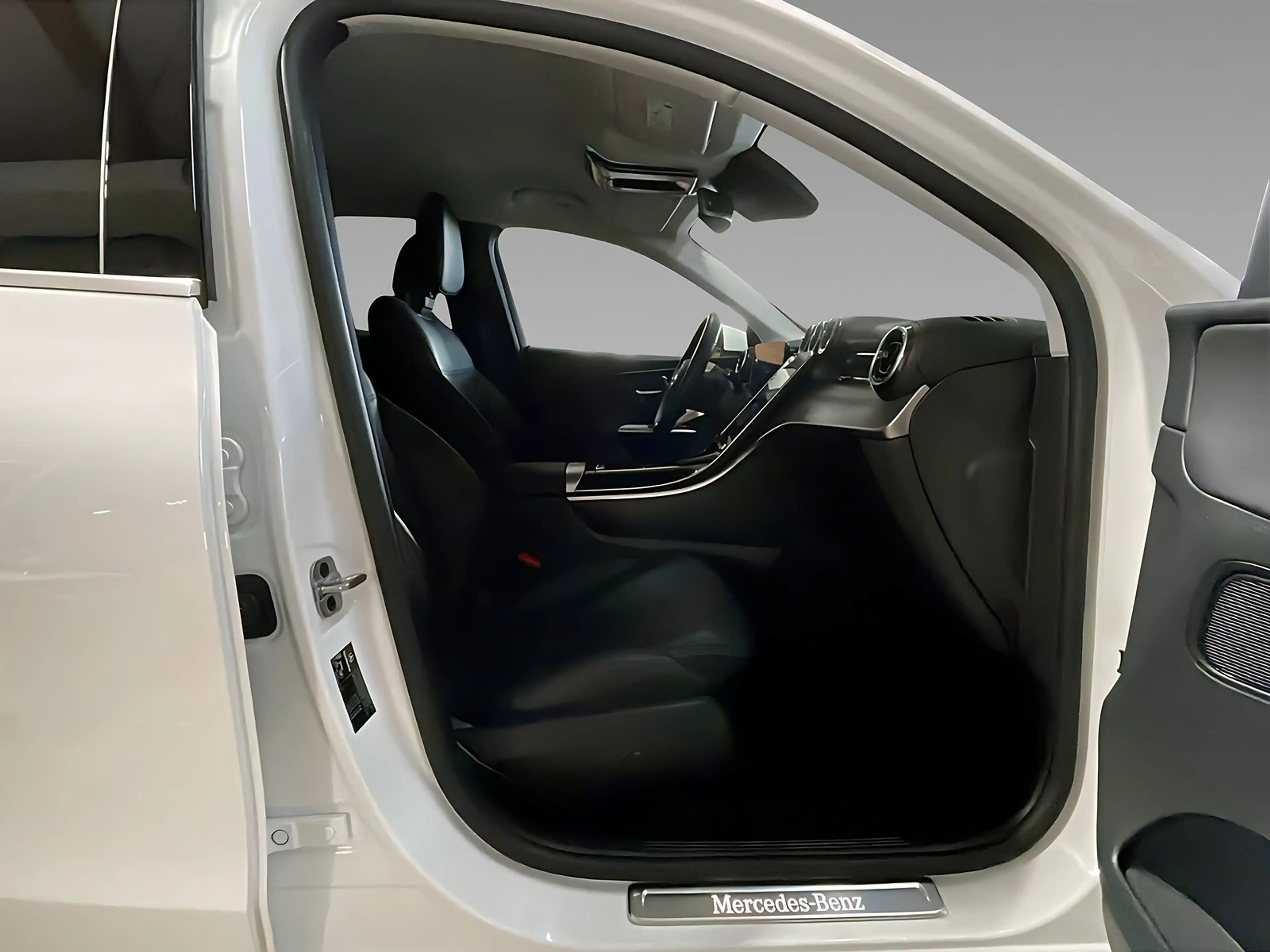 Mercedes-Benz GLC 220 d 4M AVANTGARDE+DIGITAL+DISTRO+AHK+360° — photo 12