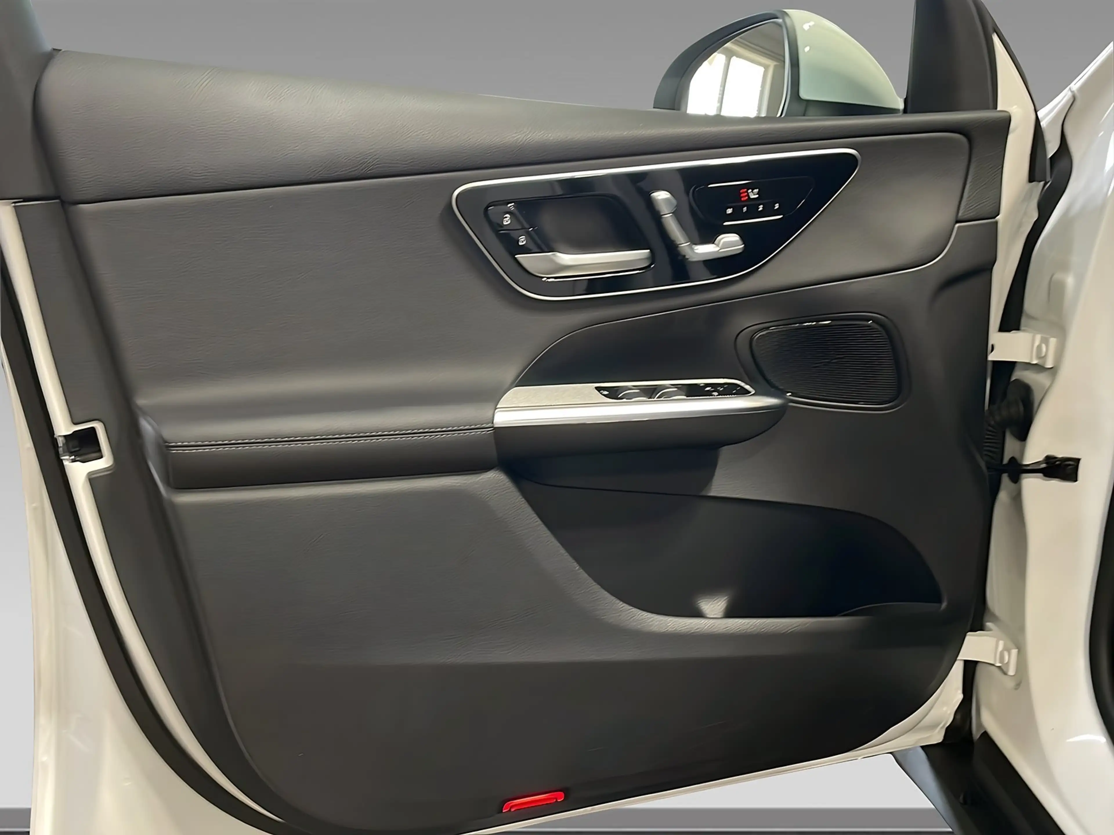 Mercedes-Benz GLC 220 d 4M AVANTGARDE+DIGITAL+DISTRO+AHK+360° — photo 13