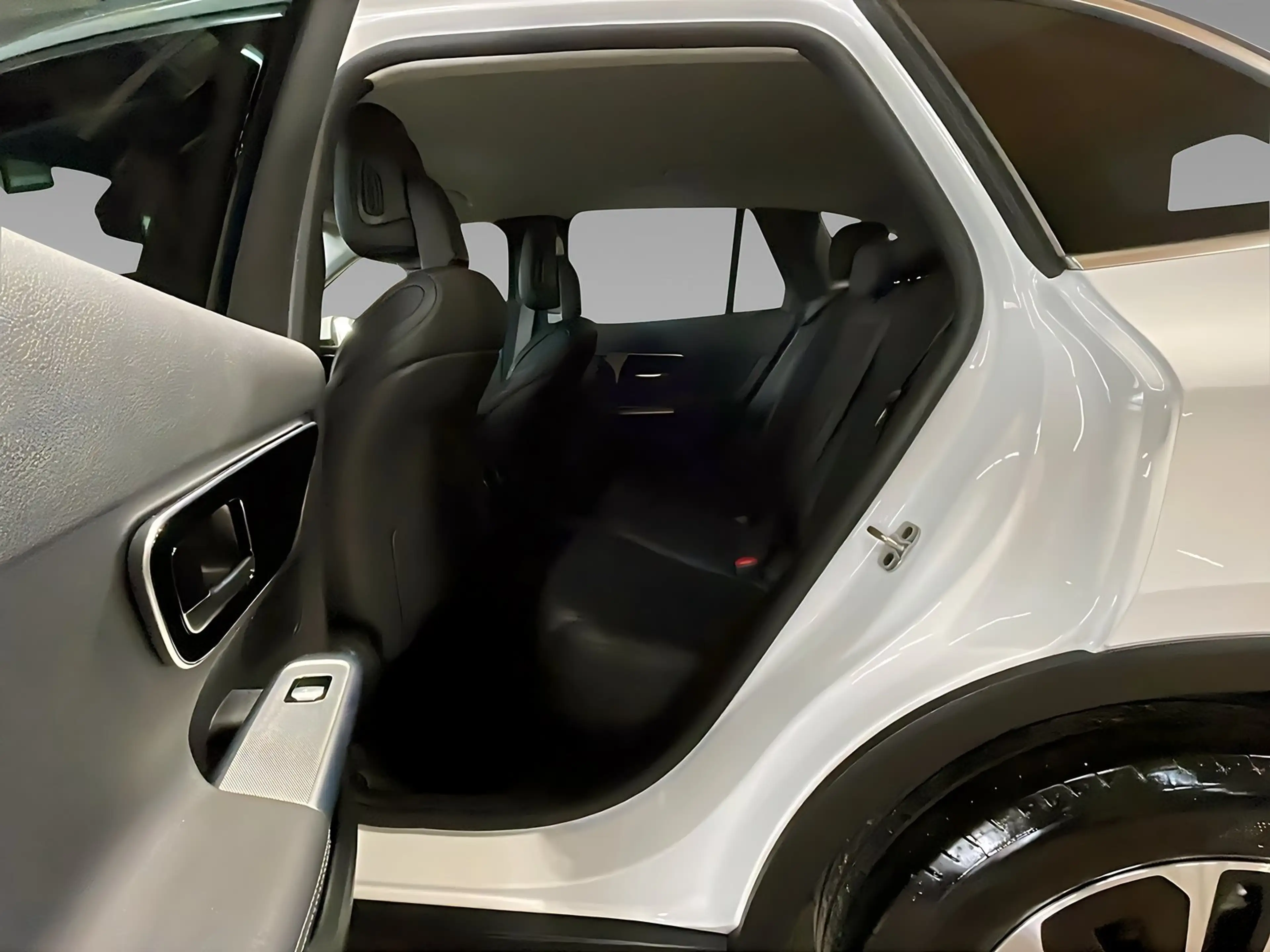 Mercedes-Benz GLC 220 d 4M AVANTGARDE+DIGITAL+DISTRO+AHK+360° — photo 10