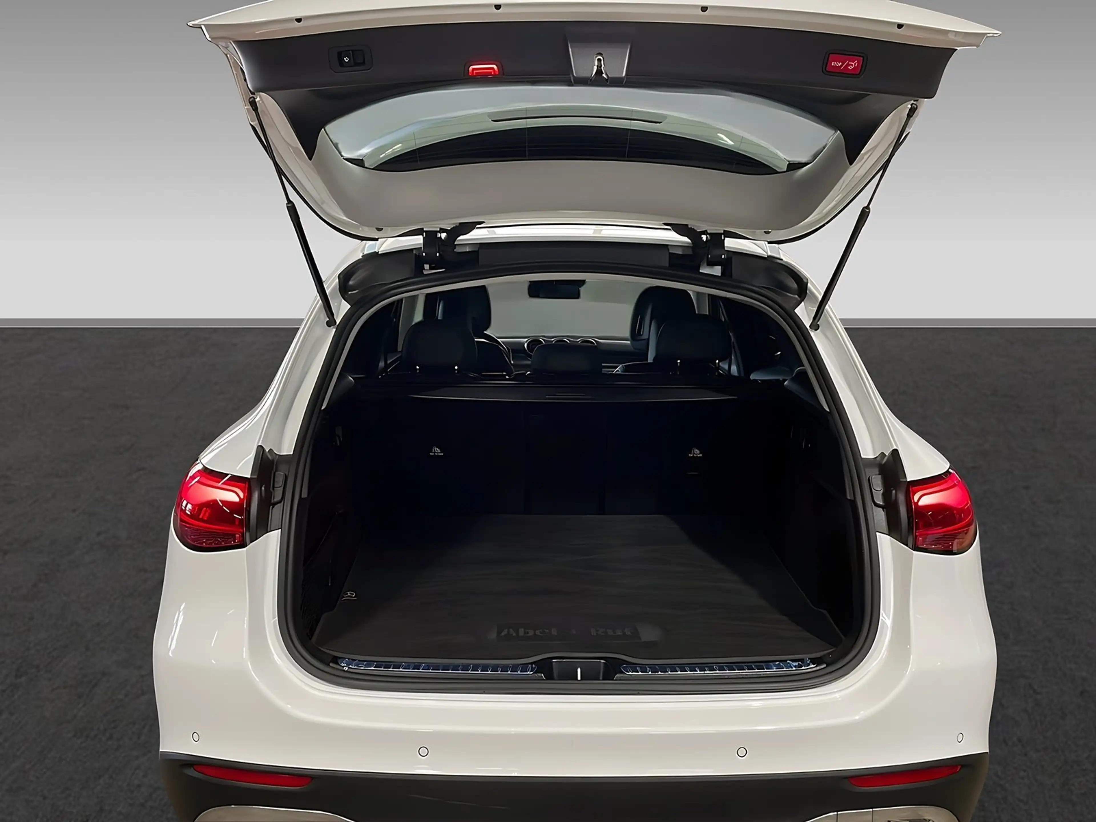 Mercedes-Benz GLC 220 d 4M AVANTGARDE+DIGITAL+DISTRO+AHK+360° — photo 8