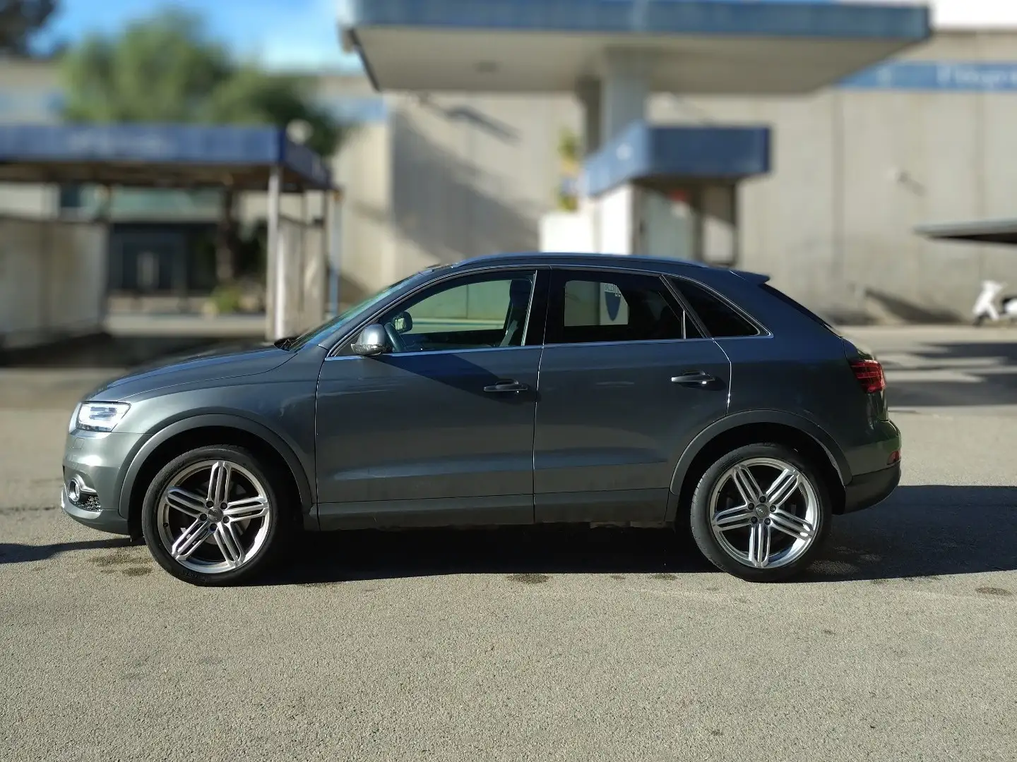 Audi Q3 2.0 TFSI quattro S tronic Gris - 1