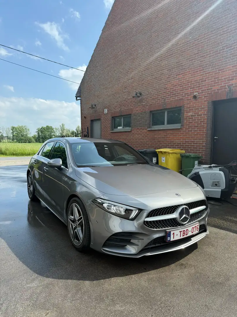 Mercedes-Benz A 180 AMG Line Gris - 1