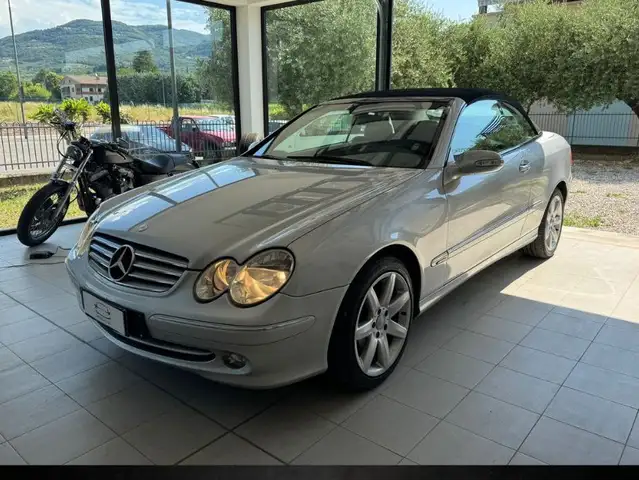 Mercedes-Benz CLK 320