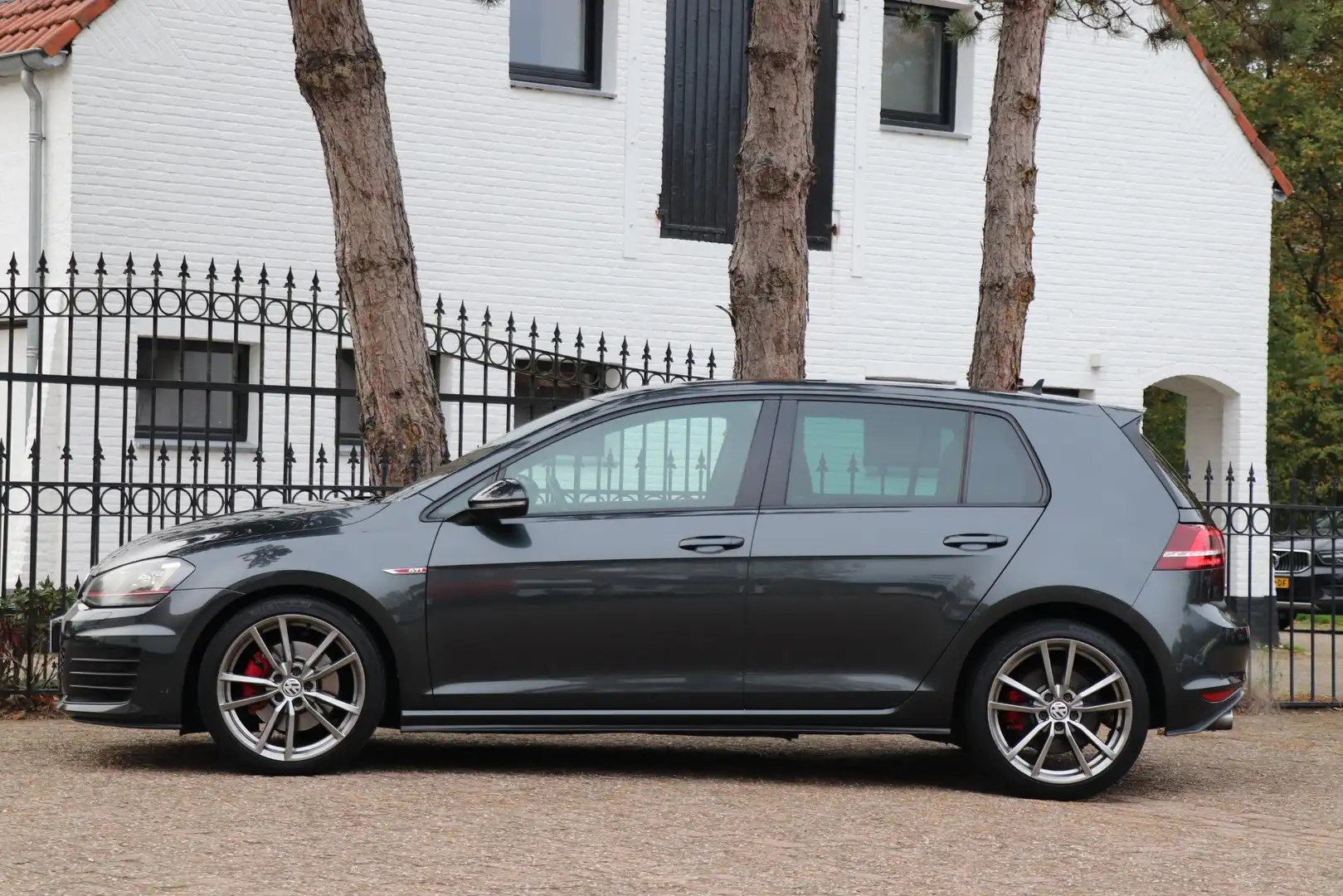 Volkswagen Golf GTI 2.0 TSI Zwart - 2