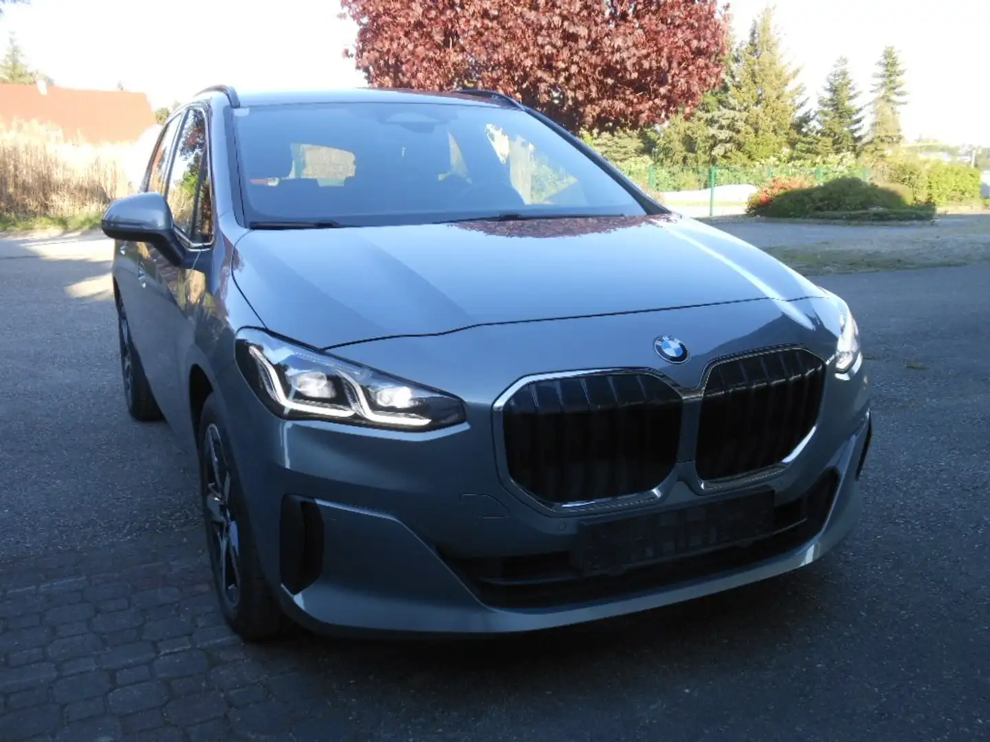BMW 218 218 d Active Tourer   * AHK - LED-SW   * Grau - 1