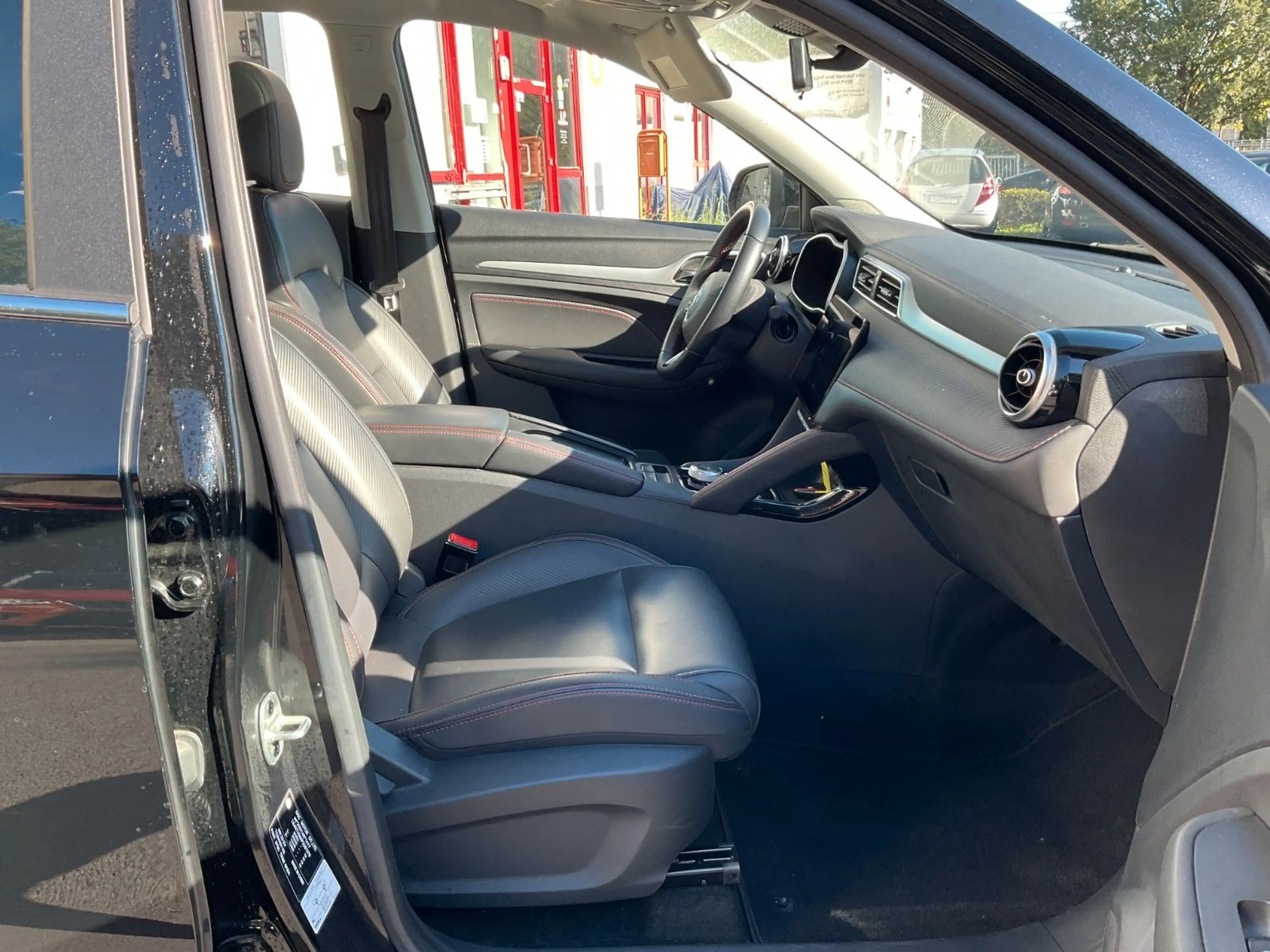 MG ZS EV Luxury LED Pano 360 Kamera Navi — photo 8