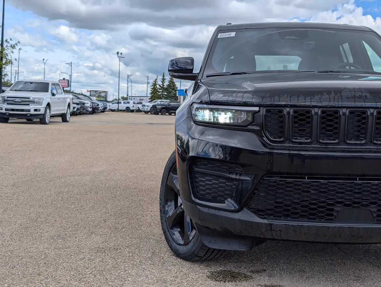 Jeep Grand Cherokee снимка Jeep Grand Cherokee