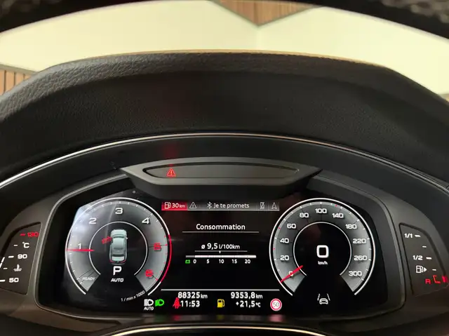 Audi A6 view 11